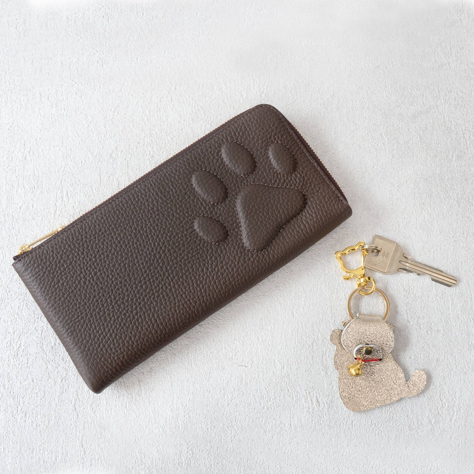 【数量限定】PAW L字ファスナー長財布 招き猫チャーム付きSET / チョコ