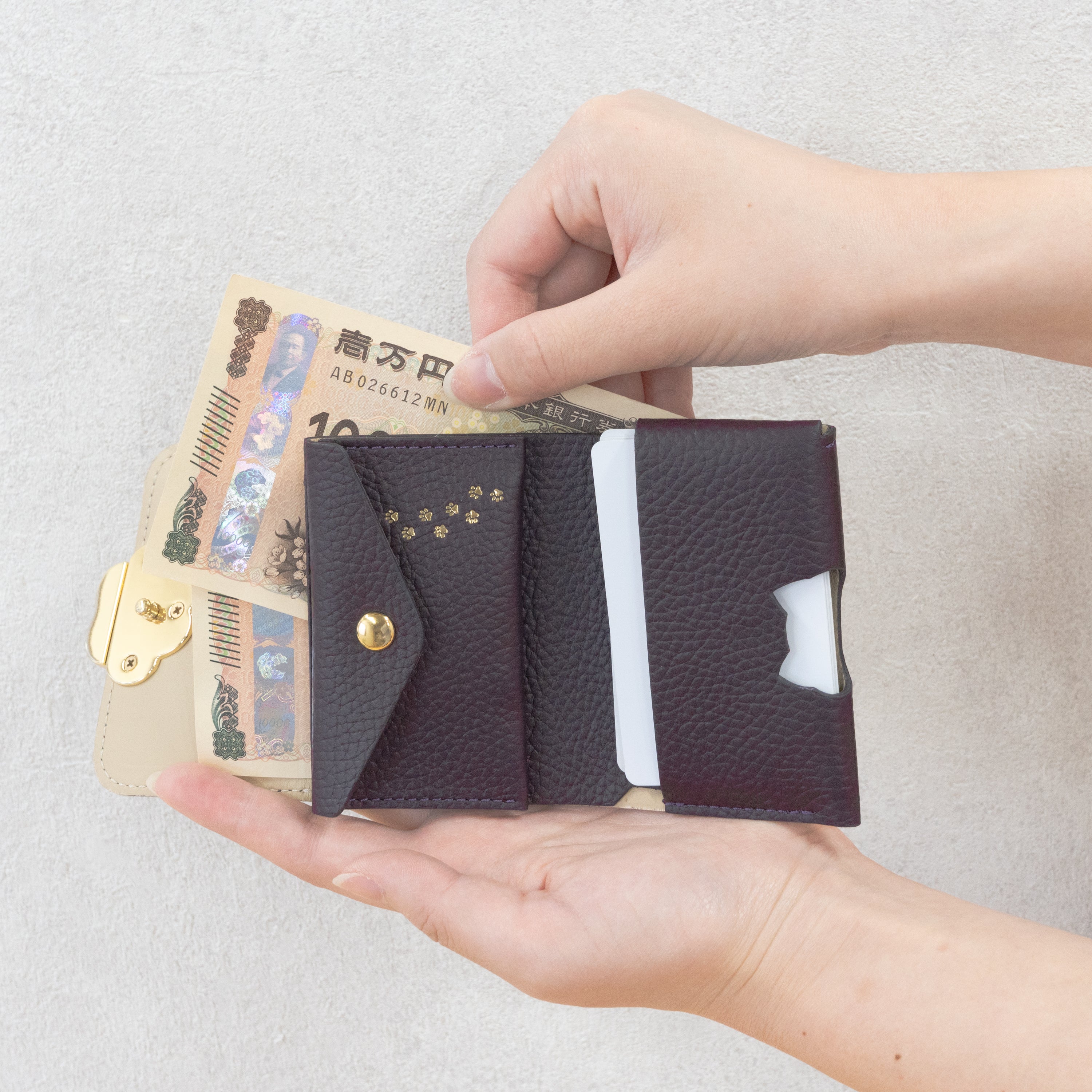 【Made to Order: Friday, July 3rd, 10:00 PM - Sunday, July 5th】PAW Plate Mini Wallet - Cuir Haché / Raisin