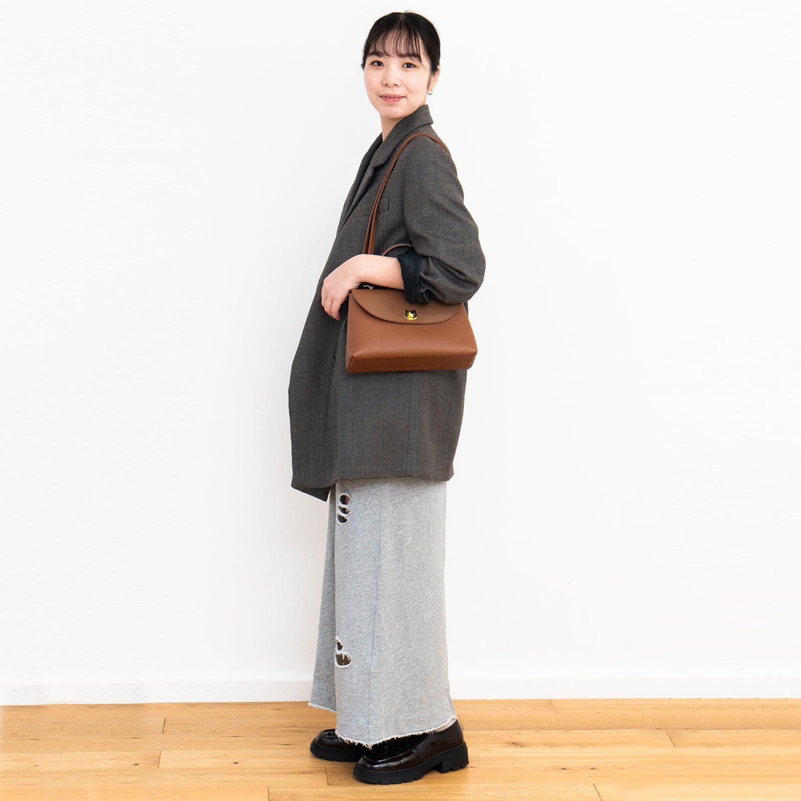 【受注販売:7/24(金)22:00~26(日)】【初回10%OFF】フラップコンビハンドバッグ / キャメル