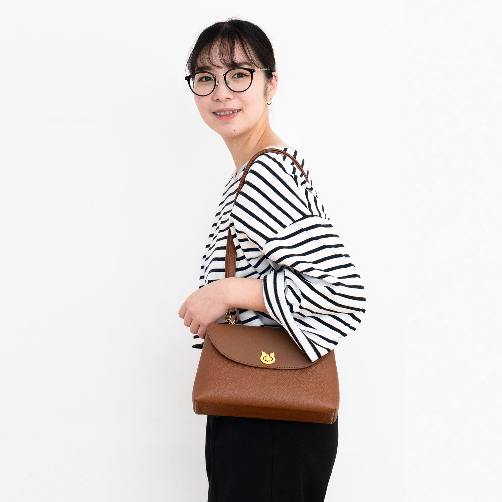 【受注販売:7/24(金)22:00~26(日)】【初回10%OFF】フラップコンビハンドバッグ / キャメル