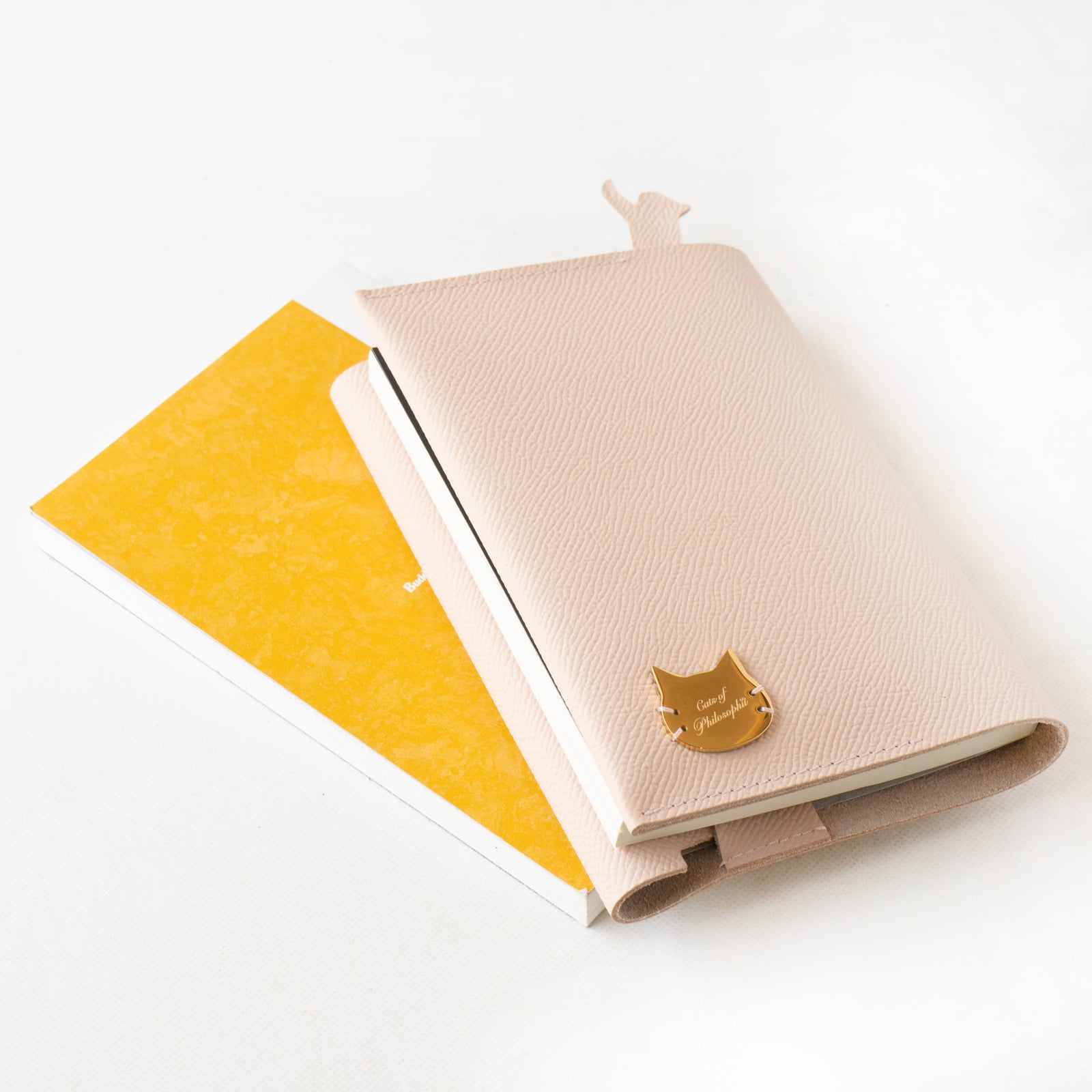 CAT Book Cover Cuir Minerva / Shell Rose
