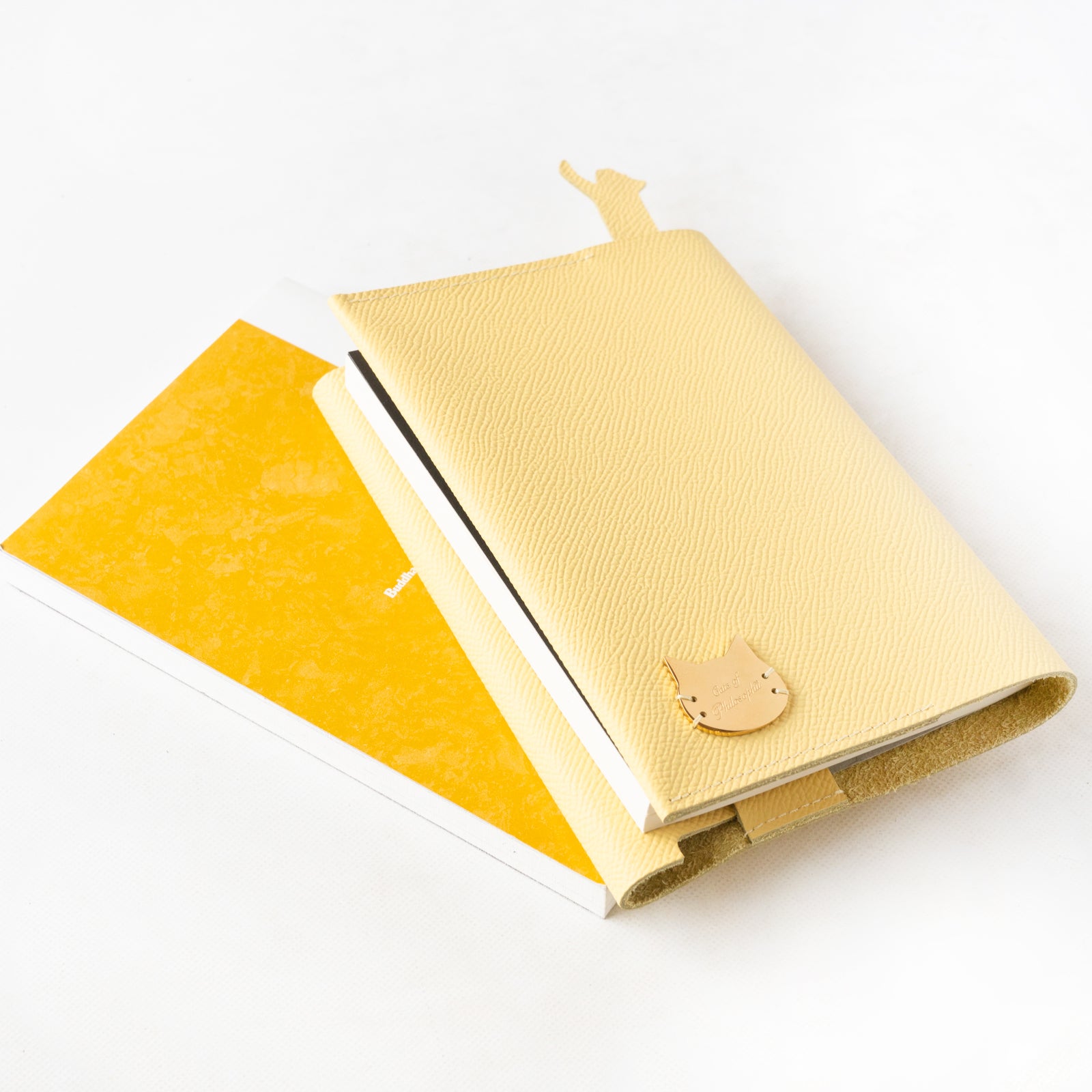 CAT Book Cover Cuir Minerva / Canary
