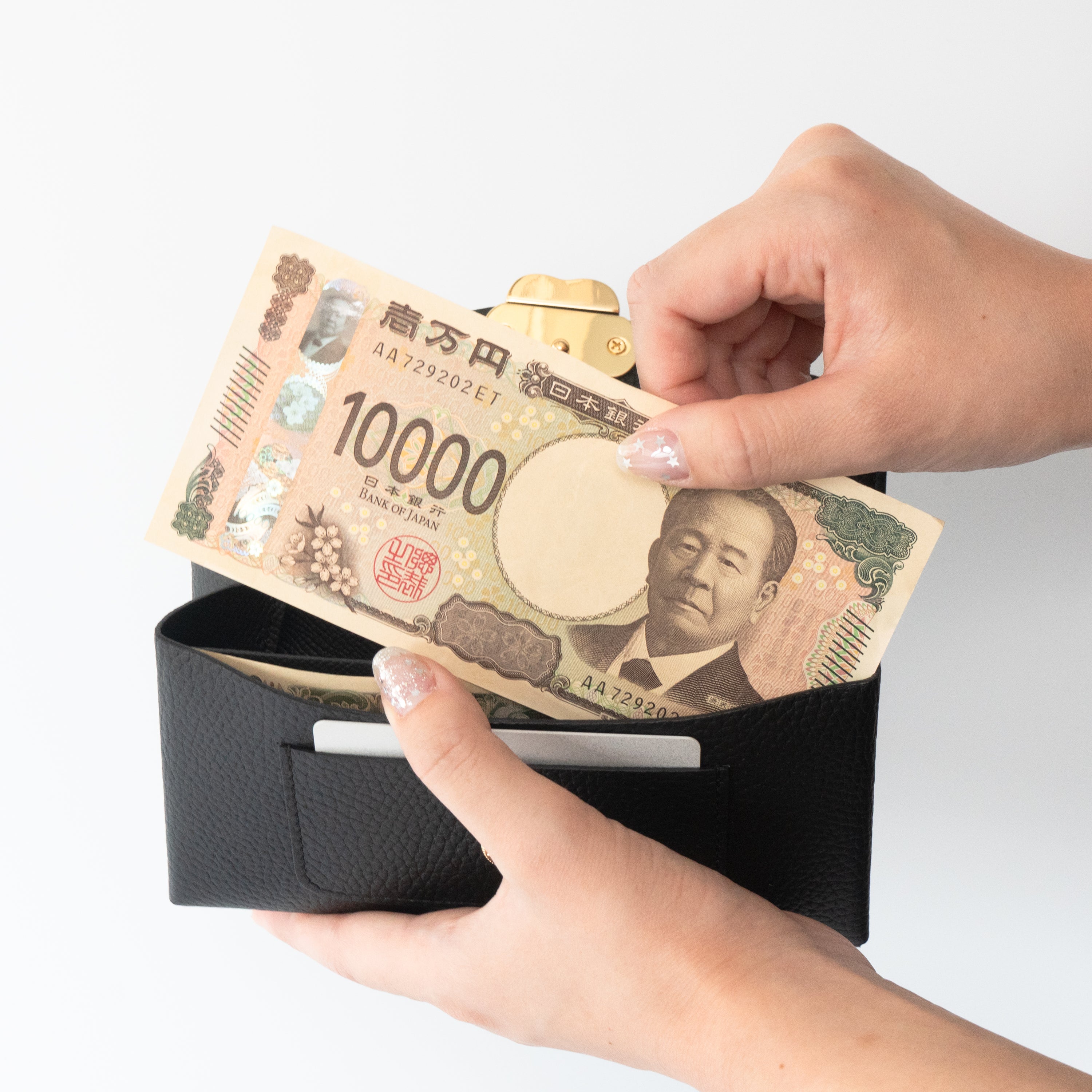 【受注販売:7/24(金)22:00~26(日)】【初回10%OFF】小さなレザーフラップ長財布・ミャウヴェル / ブラック