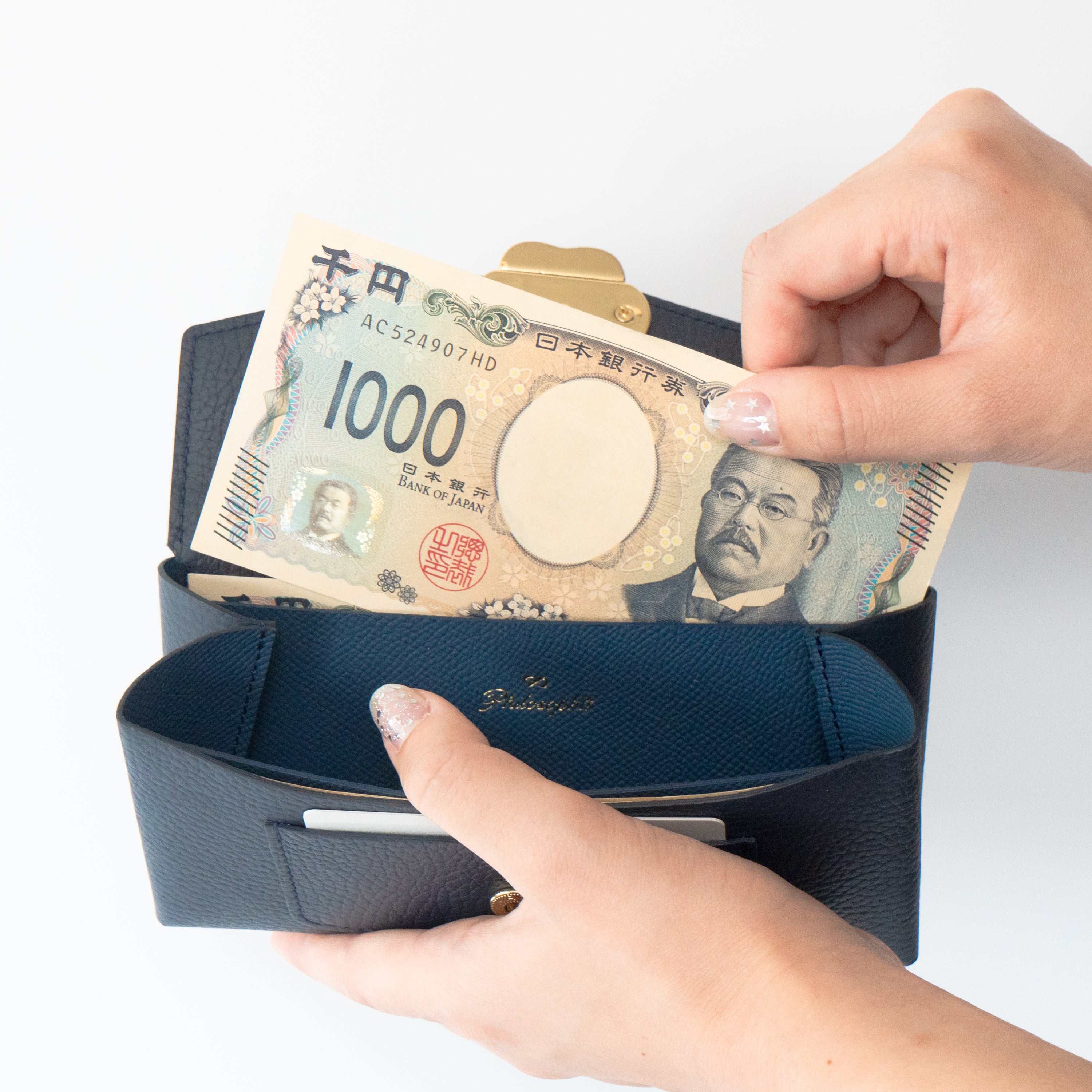 【受注販売:7/24(金)22:00~26(日)】【初回10%OFF】小さなレザーフラップ長財布・ミャウヴェル / ブルーニュイ