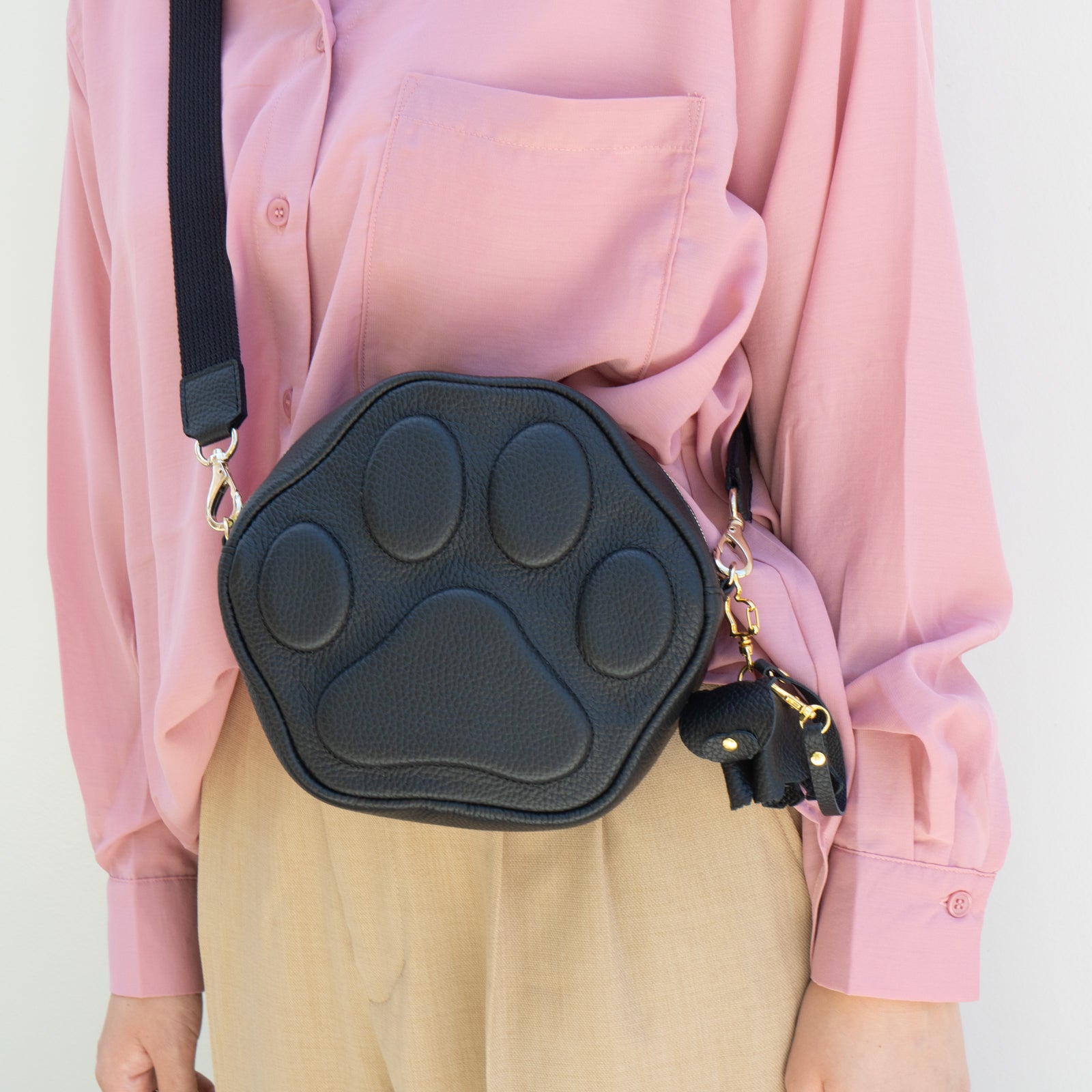 【11/21(金)22:00~ 26時間限定販売】【数量限定】PAWポシェット キュイール・マッシュ / ブラック