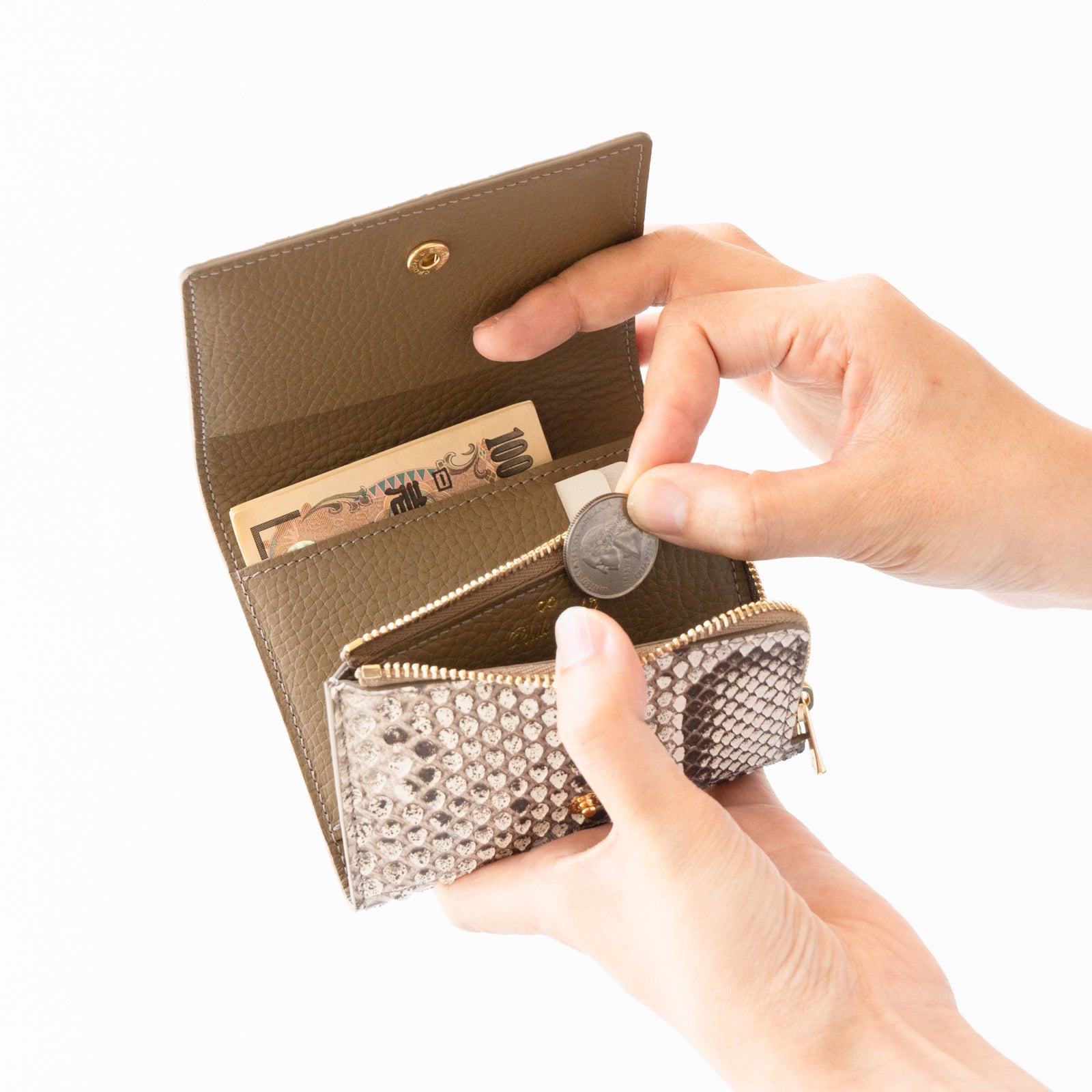 【おつとめ品セール】ハンディウォレット・オペラ リリィ グランデ 箔パイソン / シルバーイエロー