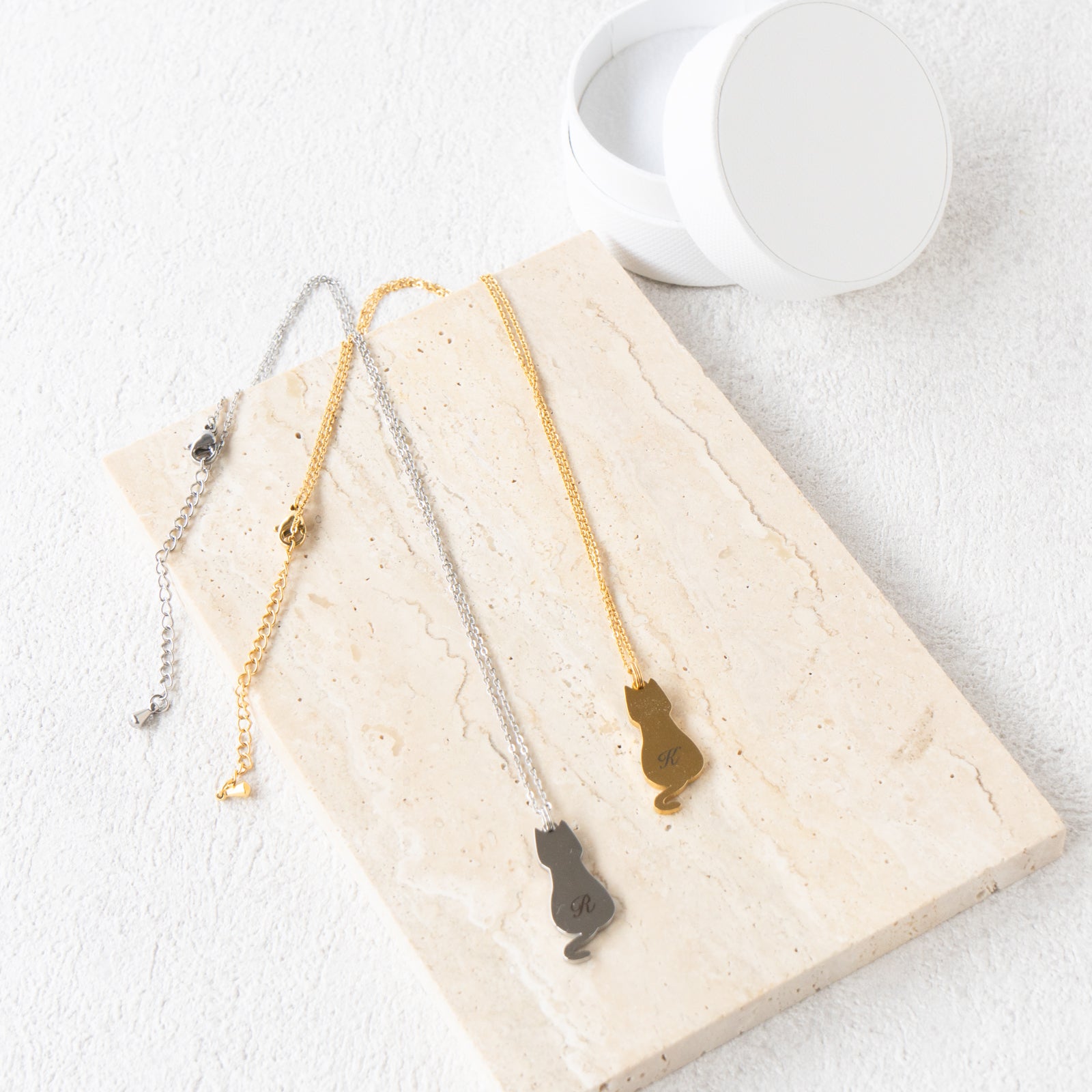 Initial Neckless / Gold
