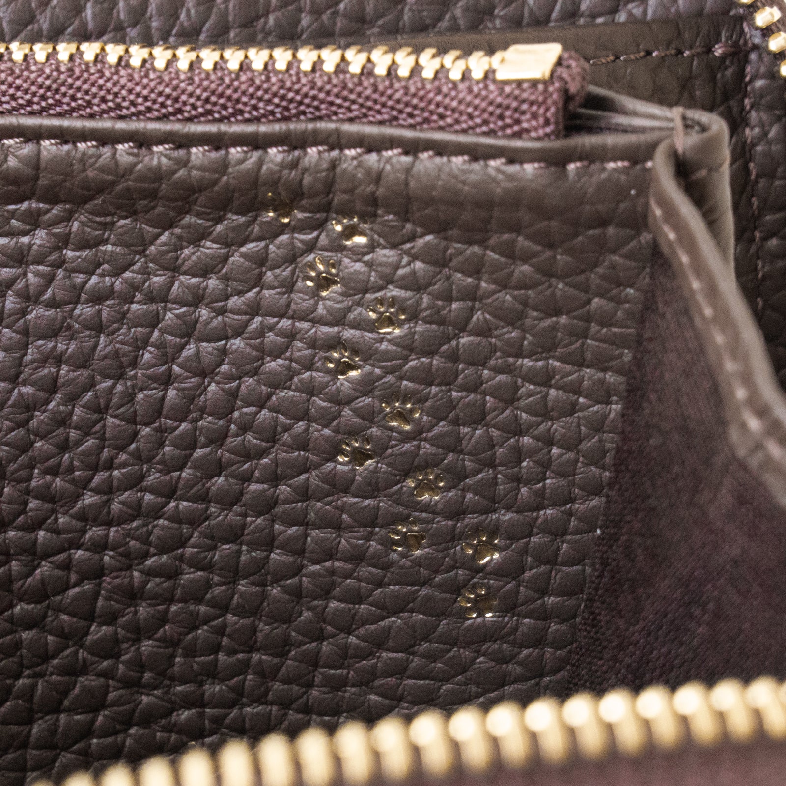 PAWラウンドファスナー長財布 キュイール・マッシュ / チョコ