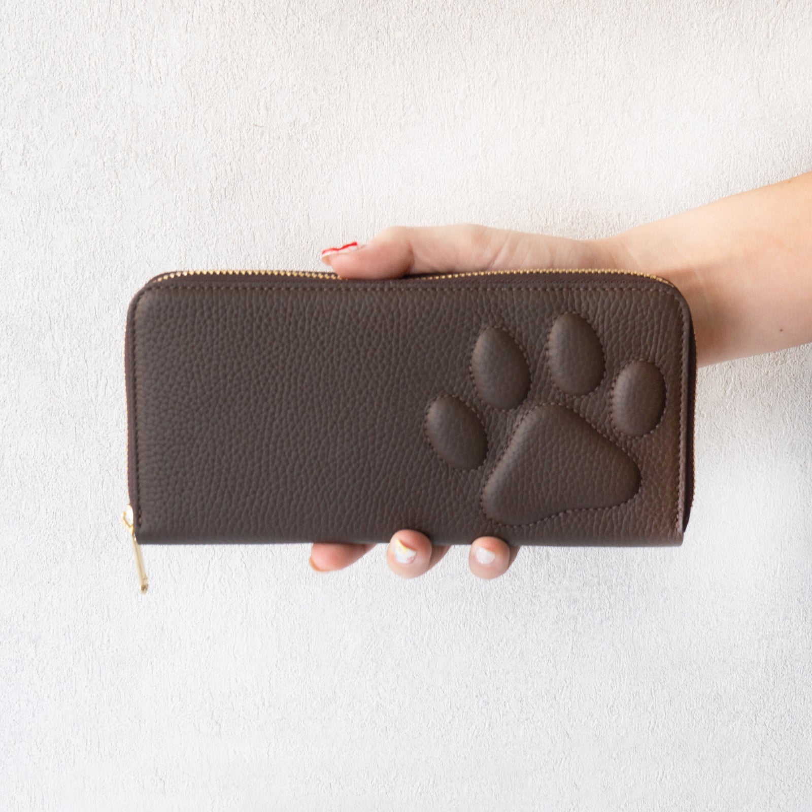 PAWラウンドファスナー長財布 キュイール・マッシュ / チョコ
