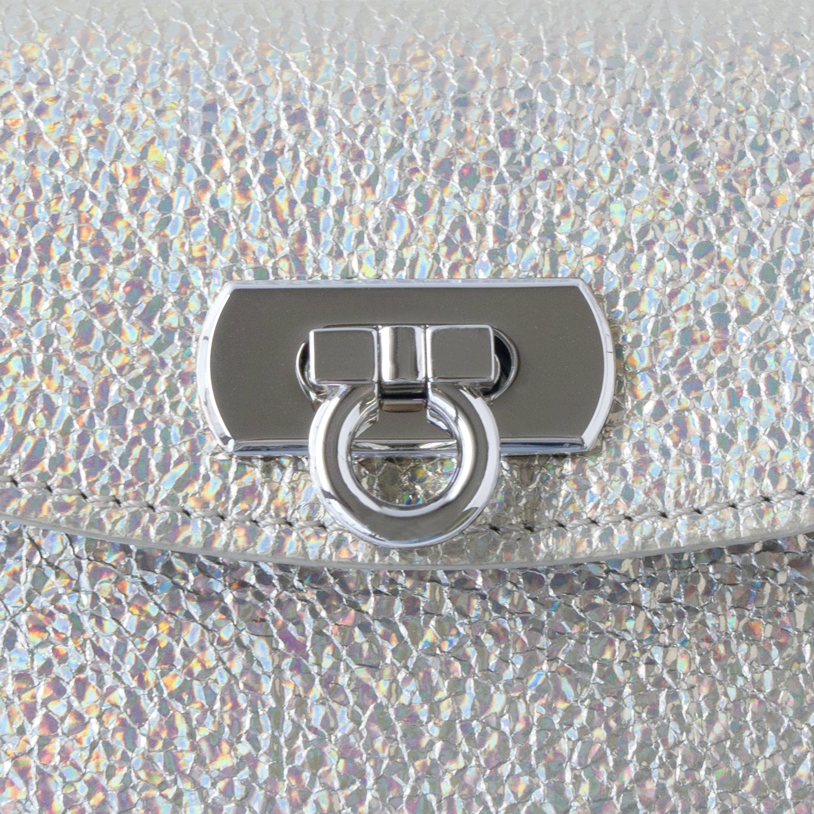 【おつとめ品セール】フラップウォレット・フルール ミディアム (背面ポケット付き) プリズムレザー / オーロラシルバー