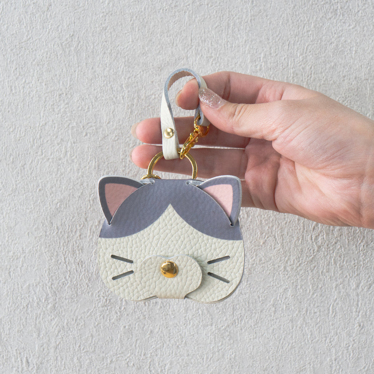 【Made-to-order: 10/23 (Fri) 22:00 - 10/26 (Mon)】 Printed Cat Face Charm / Bicolor (Gray)