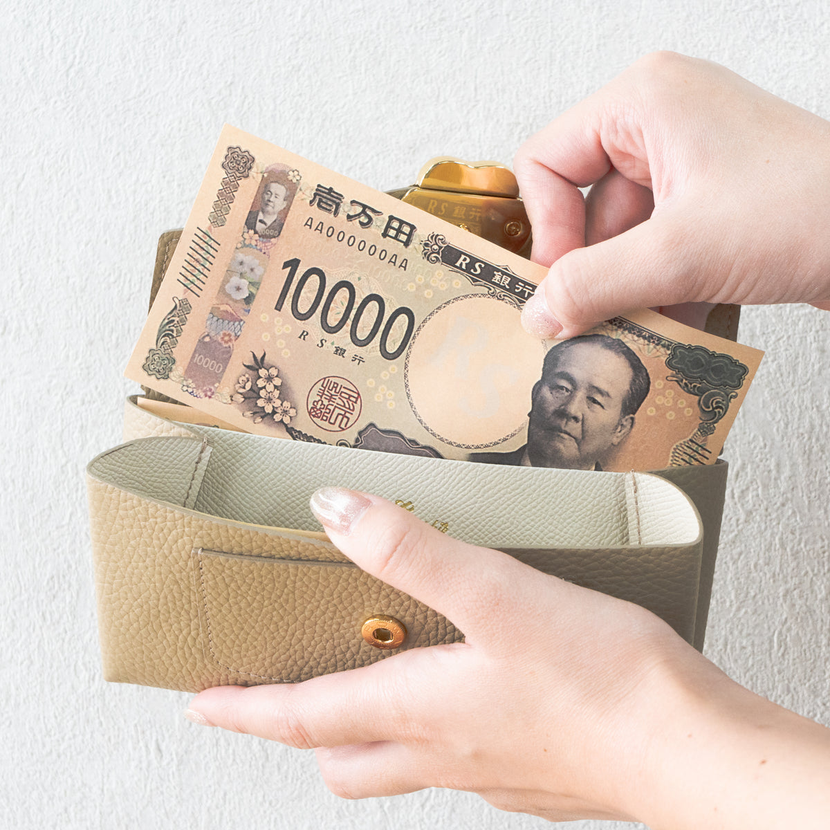 【受注販売:10/23(金)22:00〜26(月)】小さなレザーフラップ長財布・ミャウヴェル / トゥルティエール