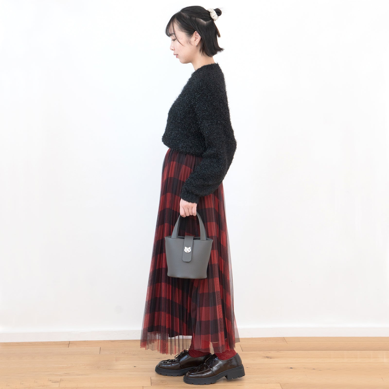 【12/7(日)22:00~ 26時間限定販売】【数量限定】 チェーンショルダー付きミニバッグ・PAW (パウ) / グラファイト