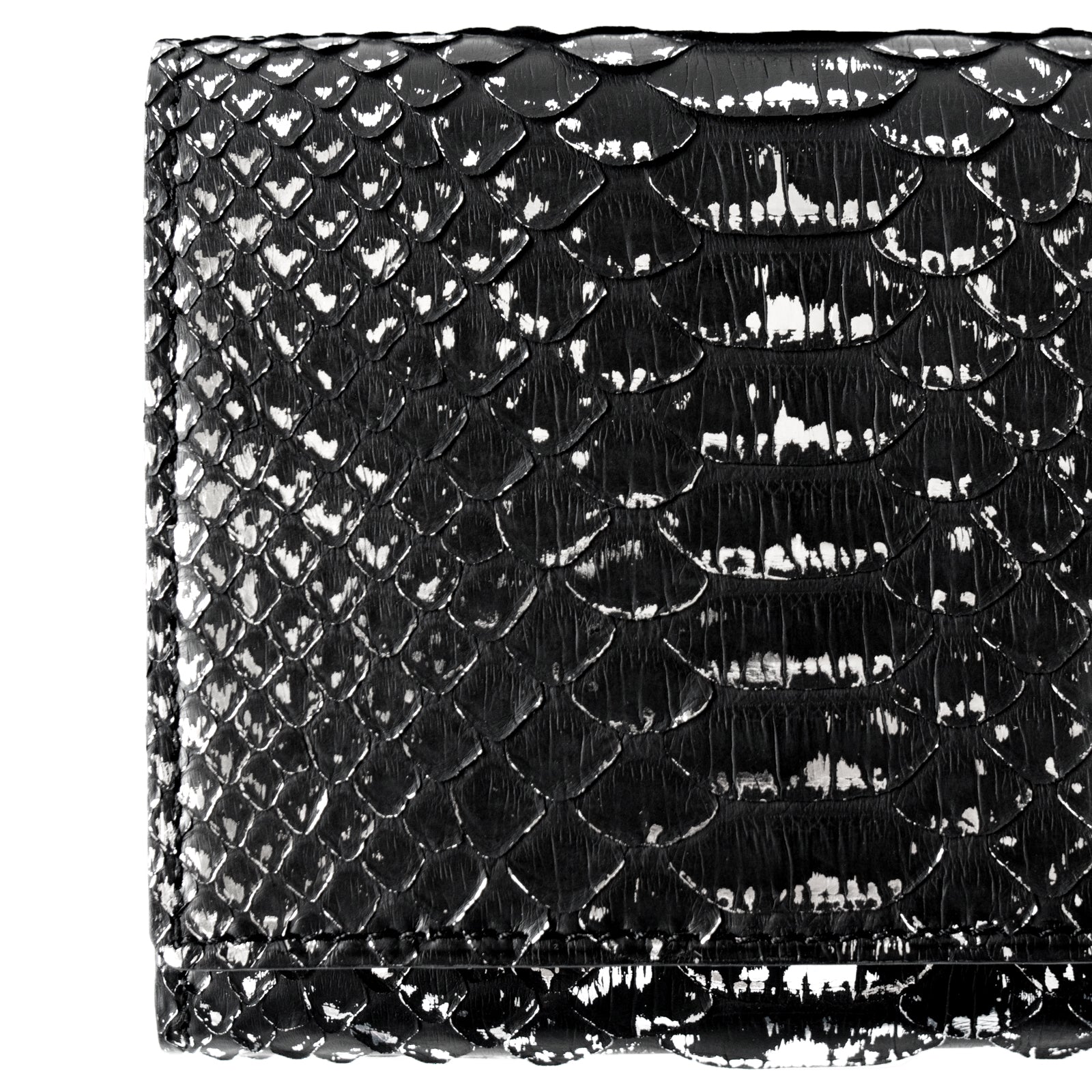 【おつとめ品セール】ハンディウォレット・オペラ リリィ グランデ 箔パイソン / シルバーブラック