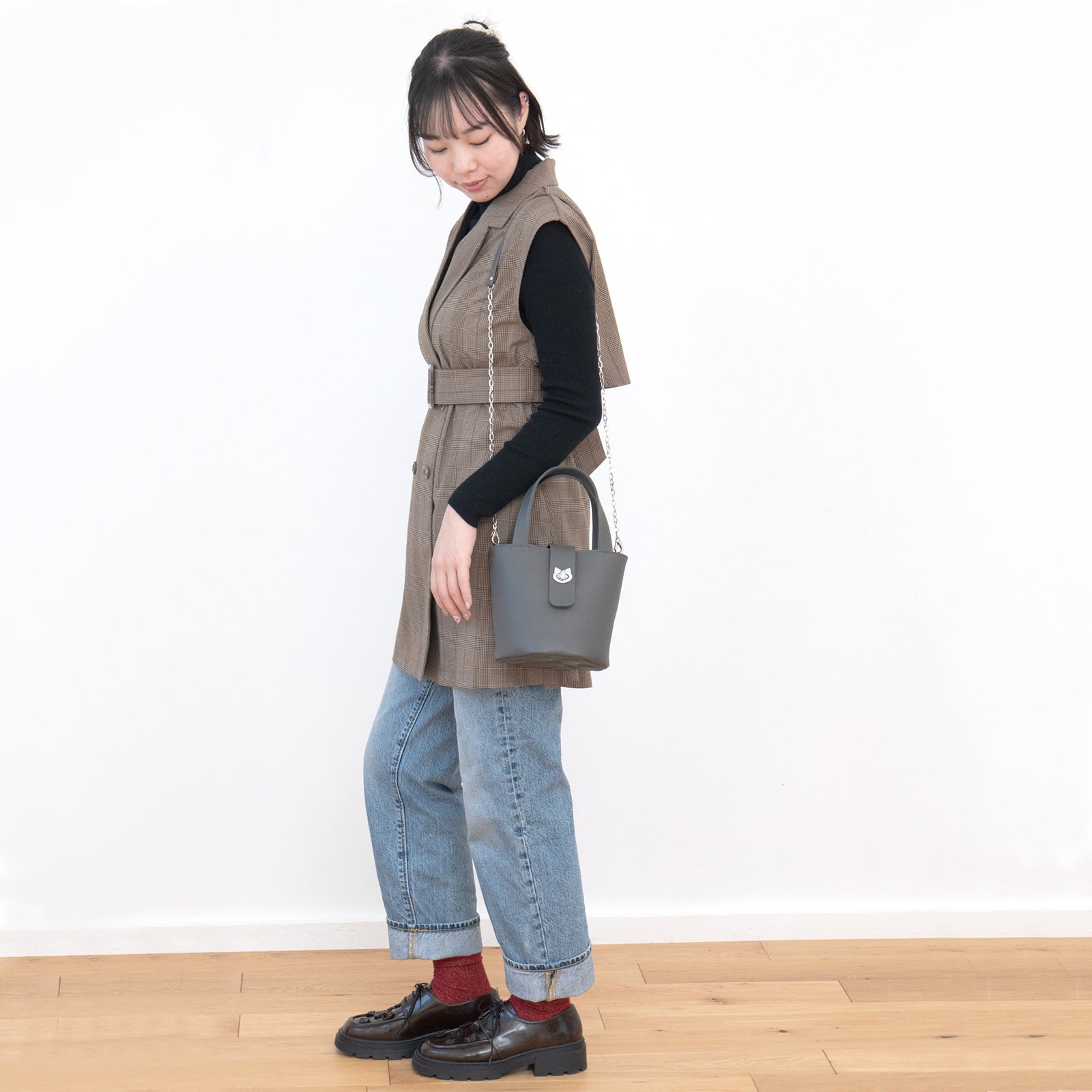 【12/7(日)22:00~ 26時間限定販売】【数量限定】 チェーンショルダー付きミニバッグ・PAW (パウ) / グラファイト