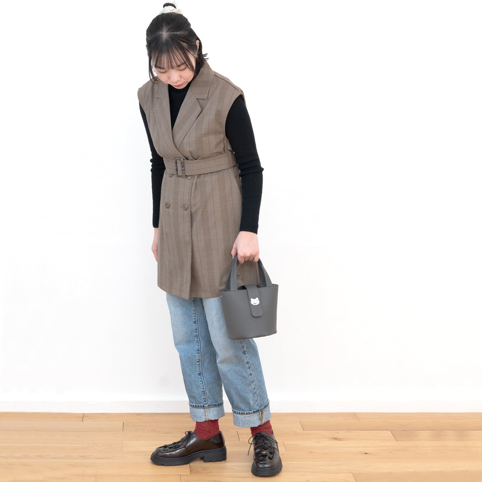 【12/7(日)22:00~ 26時間限定販売】【数量限定】 チェーンショルダー付きミニバッグ・PAW (パウ) / グラファイト