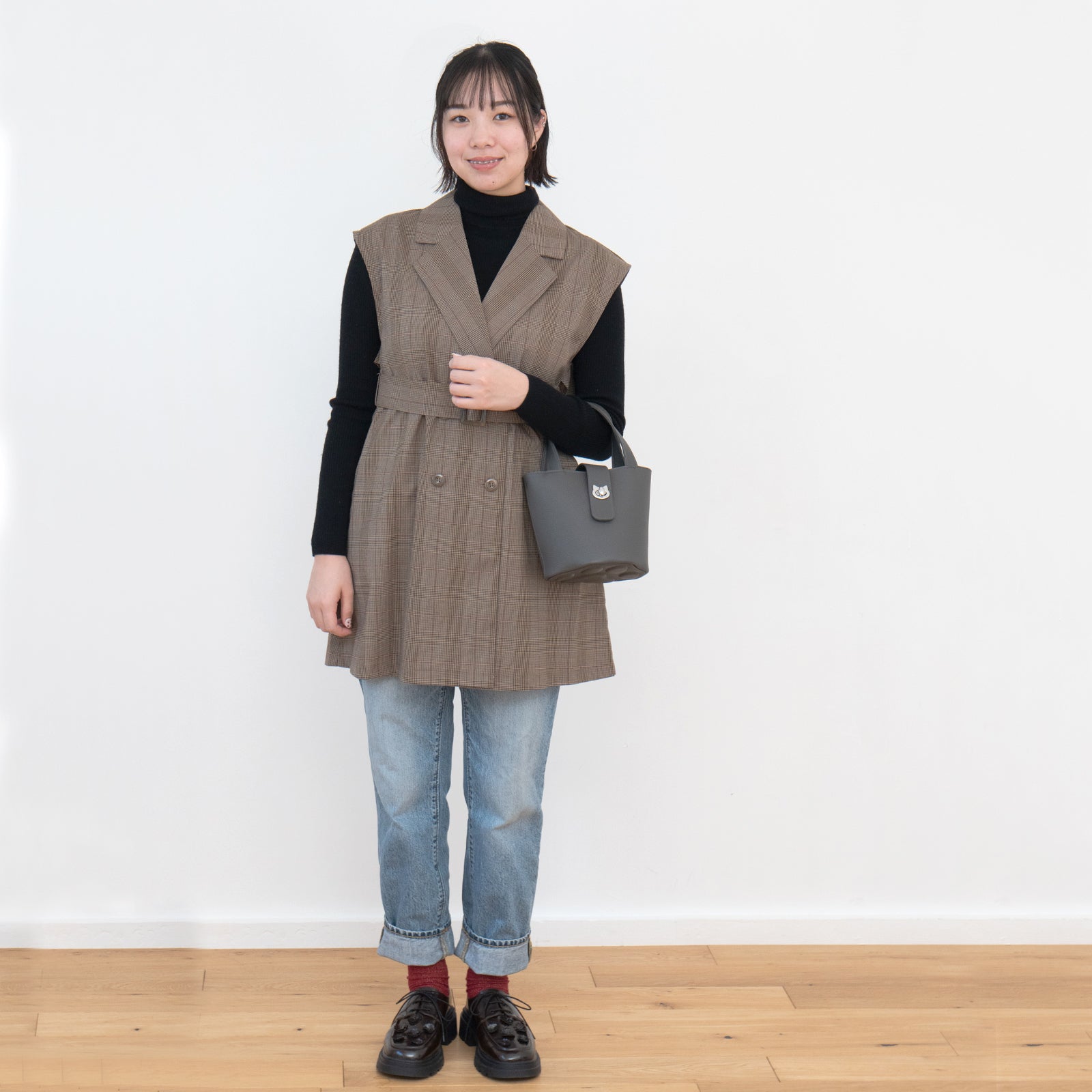 【12/7(日)22:00~ 26時間限定販売】【数量限定】 チェーンショルダー付きミニバッグ・PAW (パウ) / グラファイト