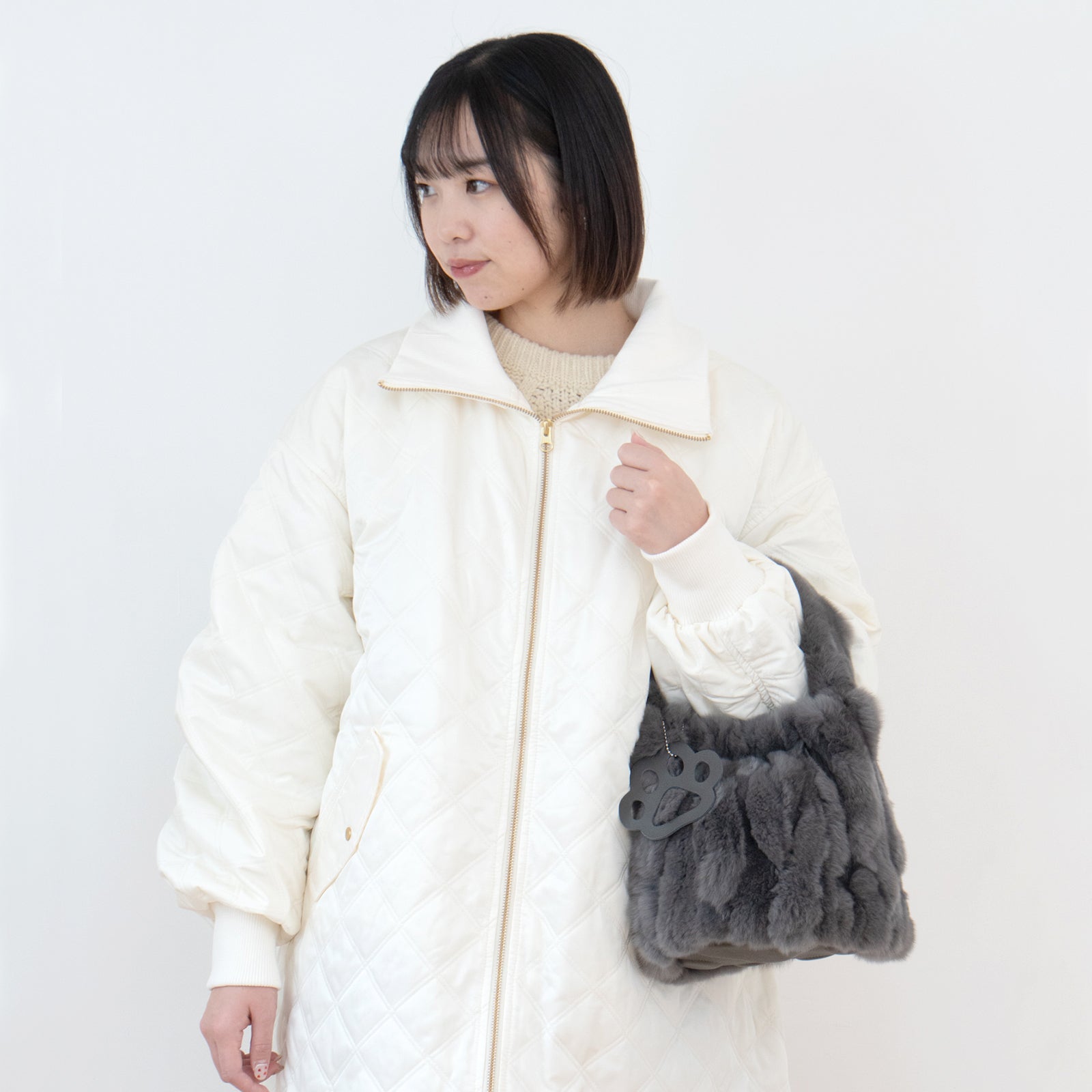 【12/7(日)22:00~ 26時間限定販売】【数量限定】ワンハンドルファーバッグ・PAW (パウ) / グレー