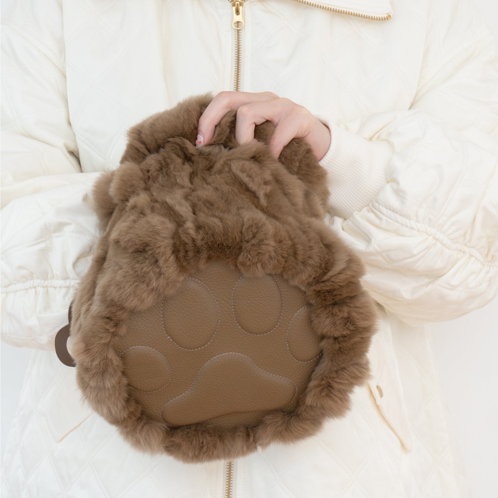 【12/7(日)22:00~ 26時間限定販売】【数量限定】 ワンハンドルファーバッグ・PAW (パウ) / キャメル