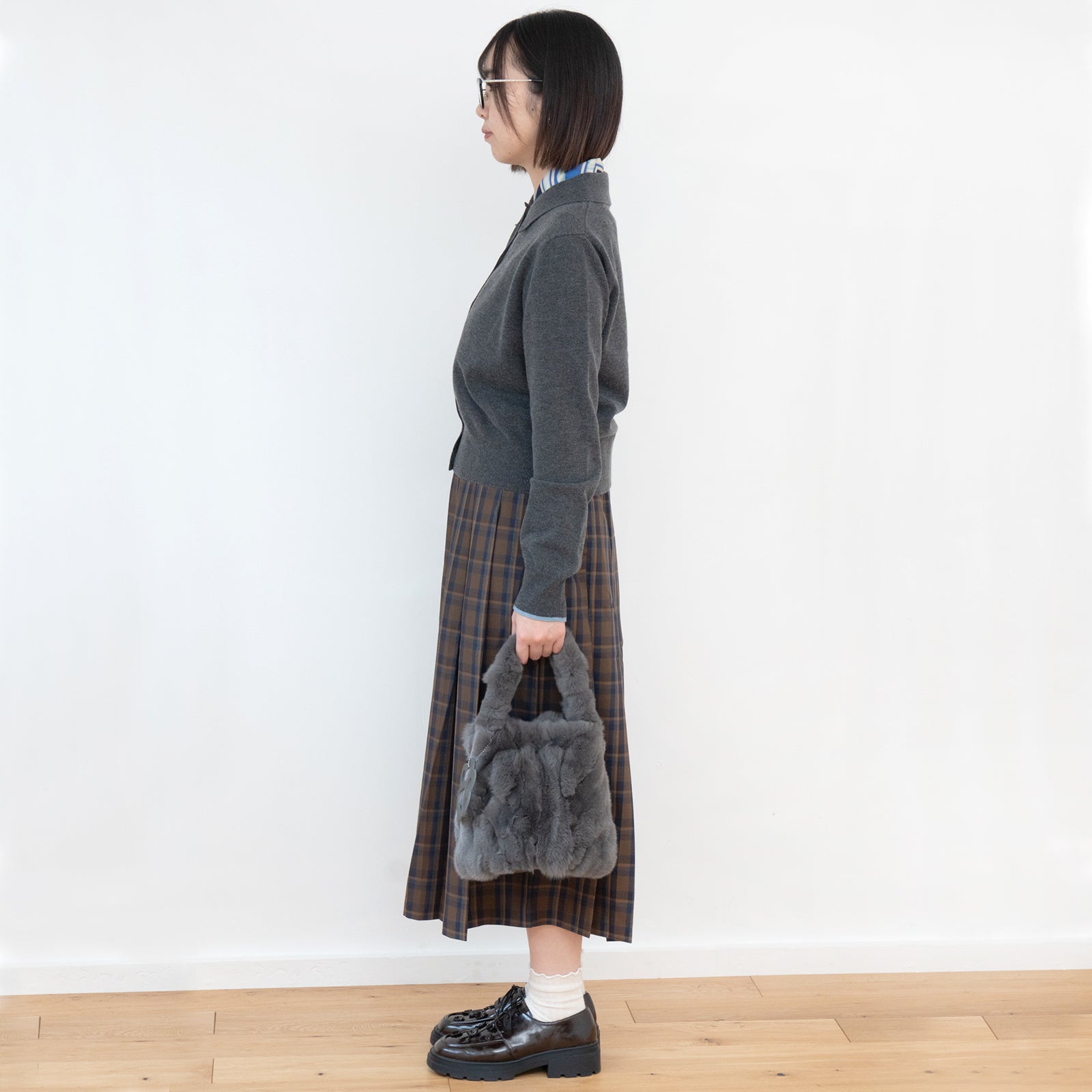 【12/7(日)22:00~ 26時間限定販売】【数量限定】ワンハンドルファーバッグ・PAW (パウ) / グレー