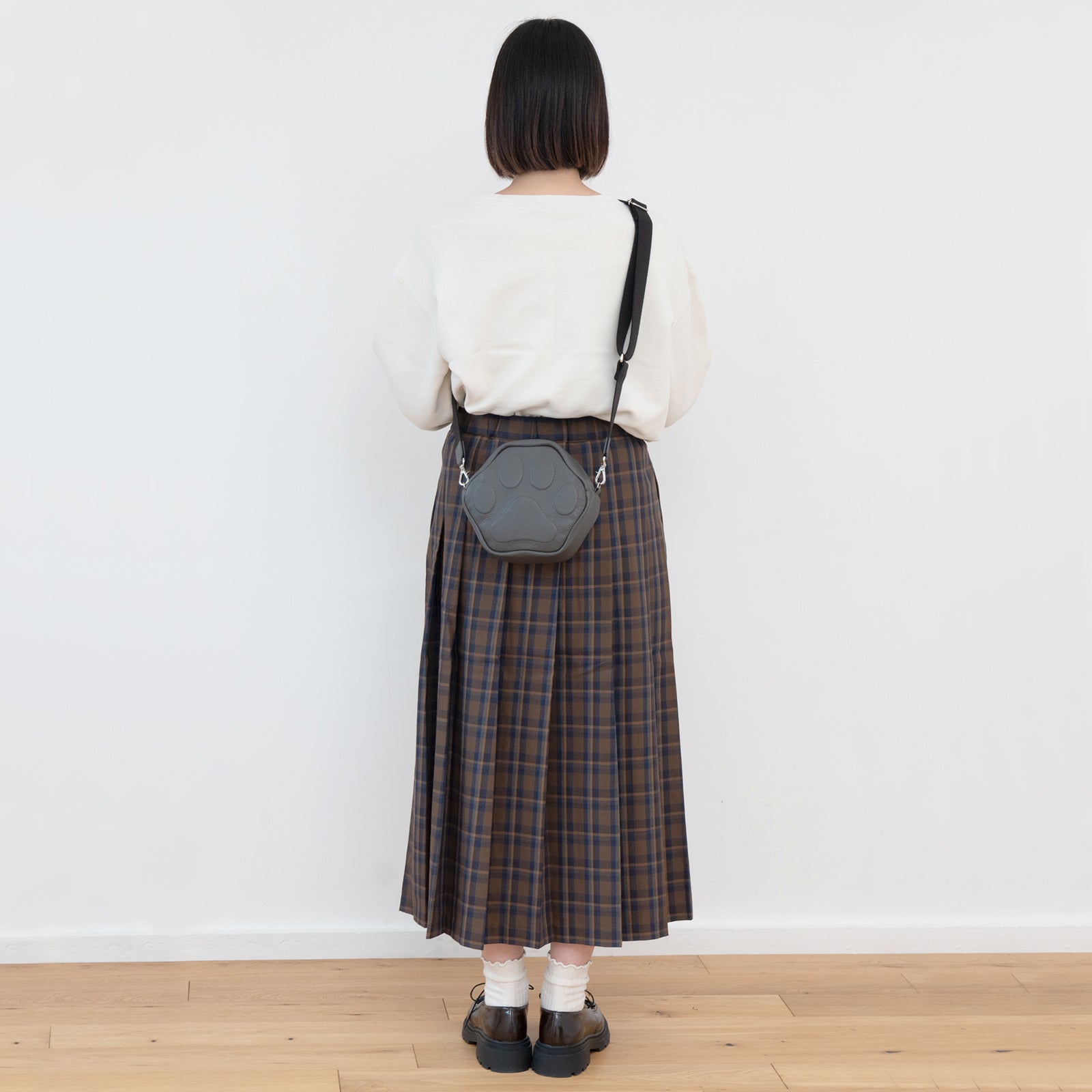 【11/21(金)22:00~ 26時間限定販売】【数量限定】PAWポシェット キュイール・マッシュ / グラファイト