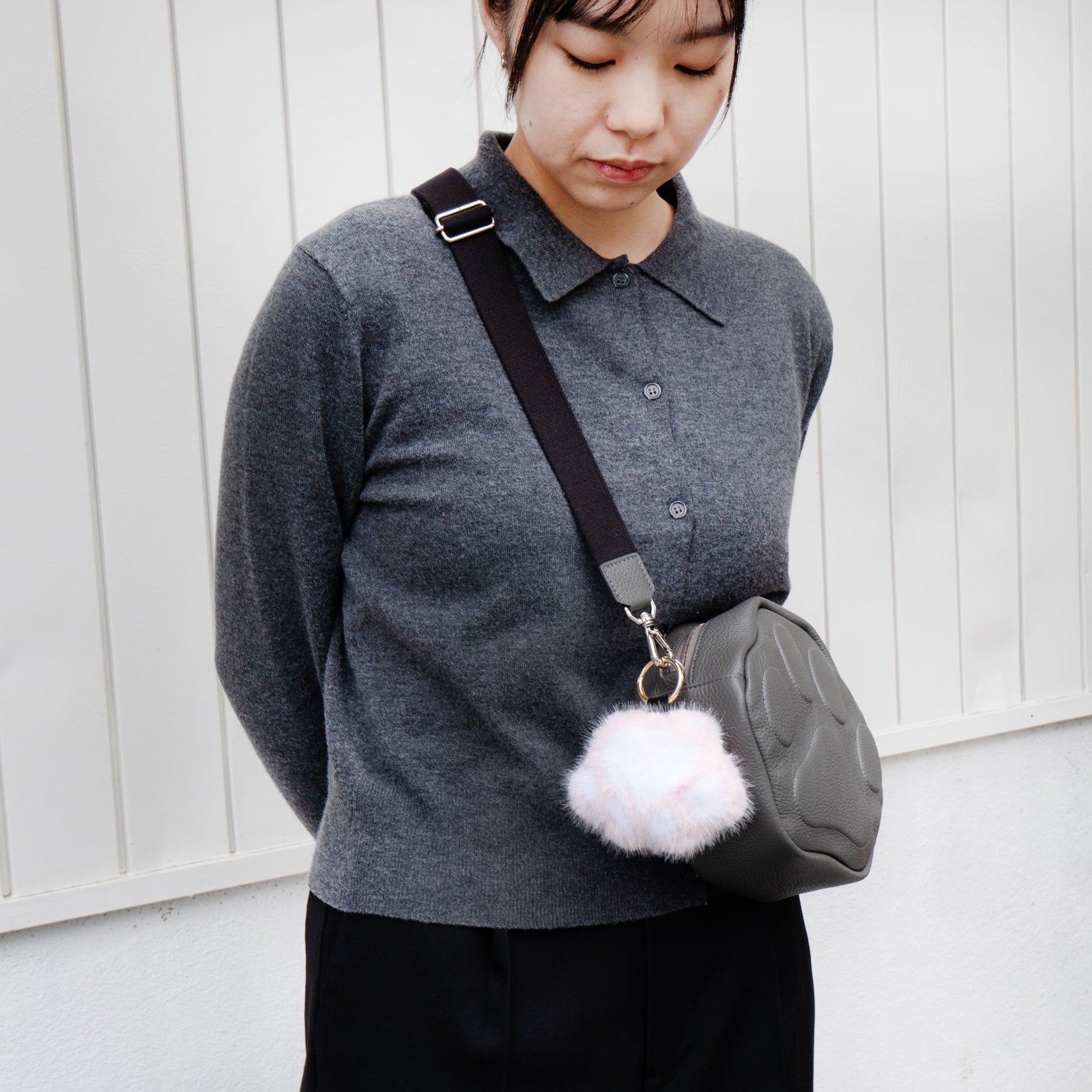 【12/7(日)22:00~ 26時間限定販売】もふもふBIG肉球チャーム / ピンク