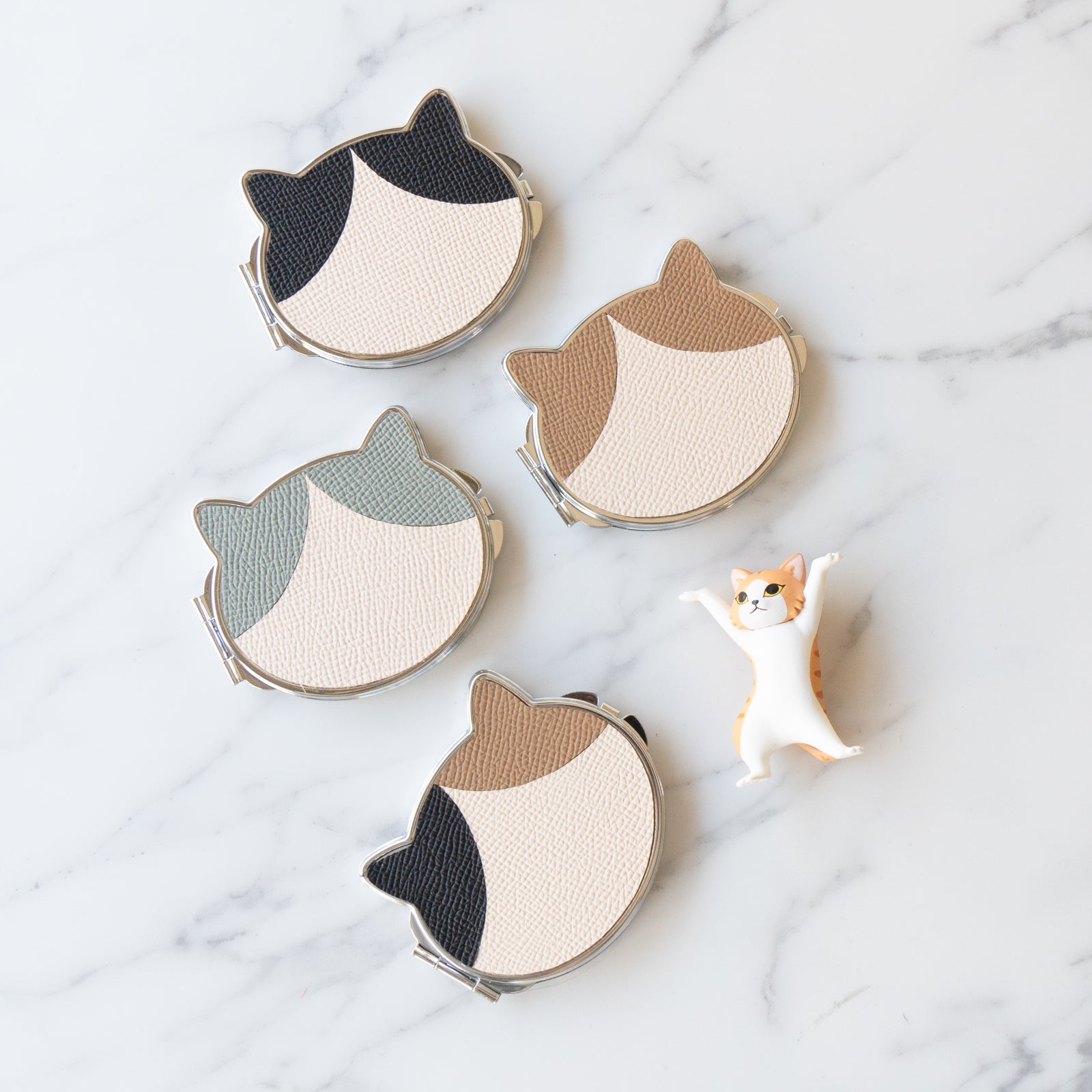 Nyanpakuto Mirror / Grey and White