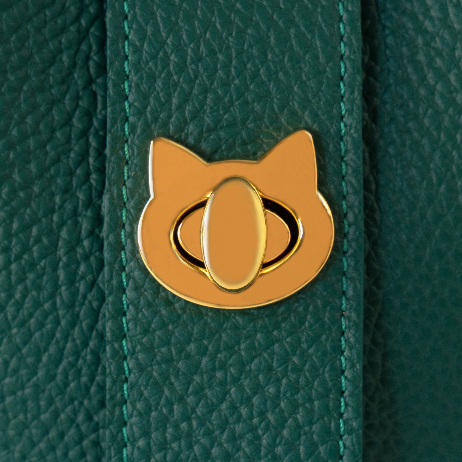 チェーンショルダー付きミニバッグ・PAW (パウ) / エメラルド