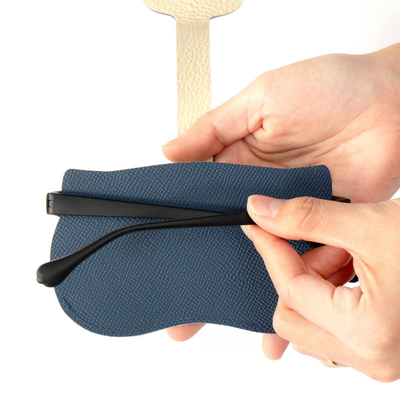 にゃんフェイス めがねケース キュイール・ミネルバ / ブルーフランス