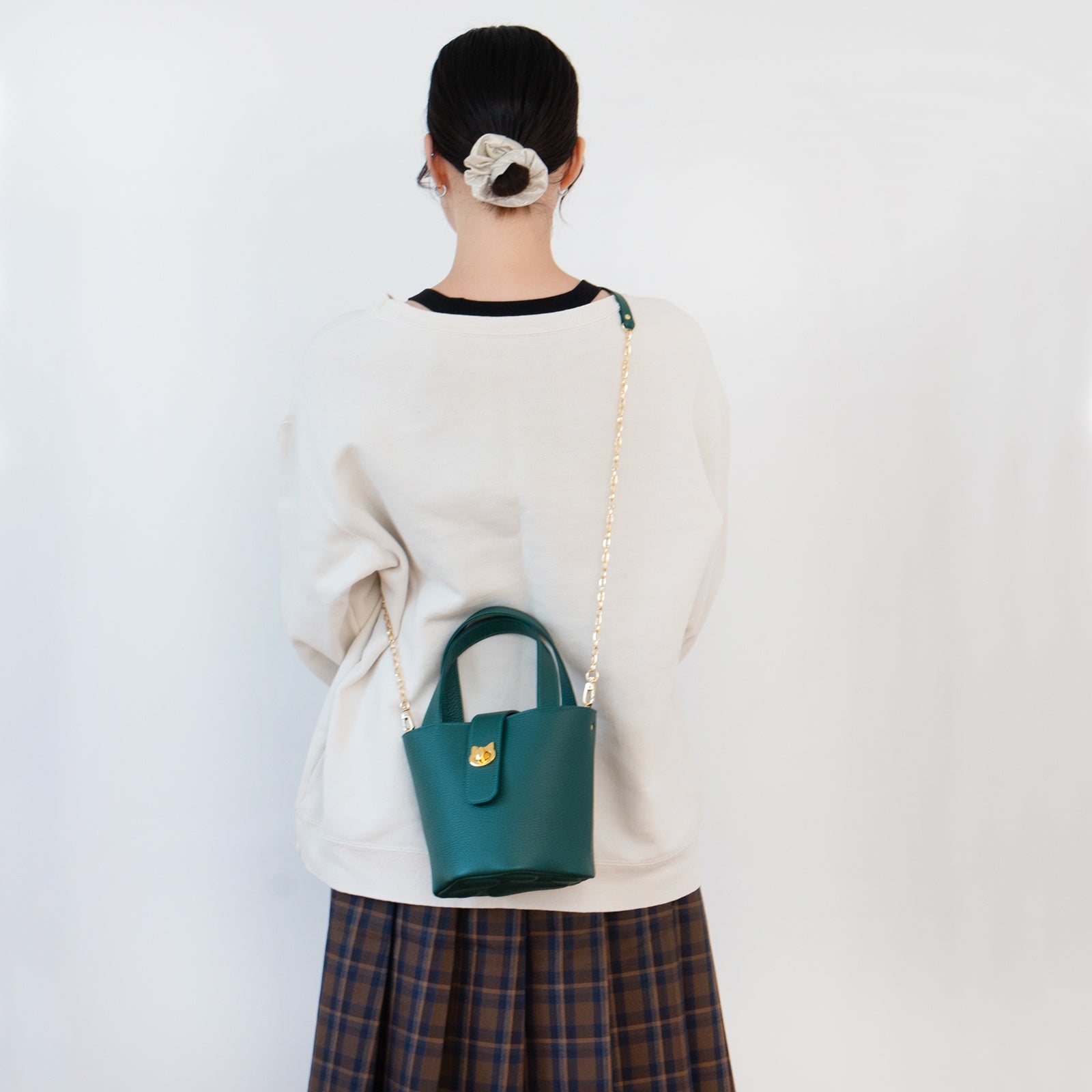 チェーンショルダー付きミニバッグ・PAW (パウ) / エメラルド