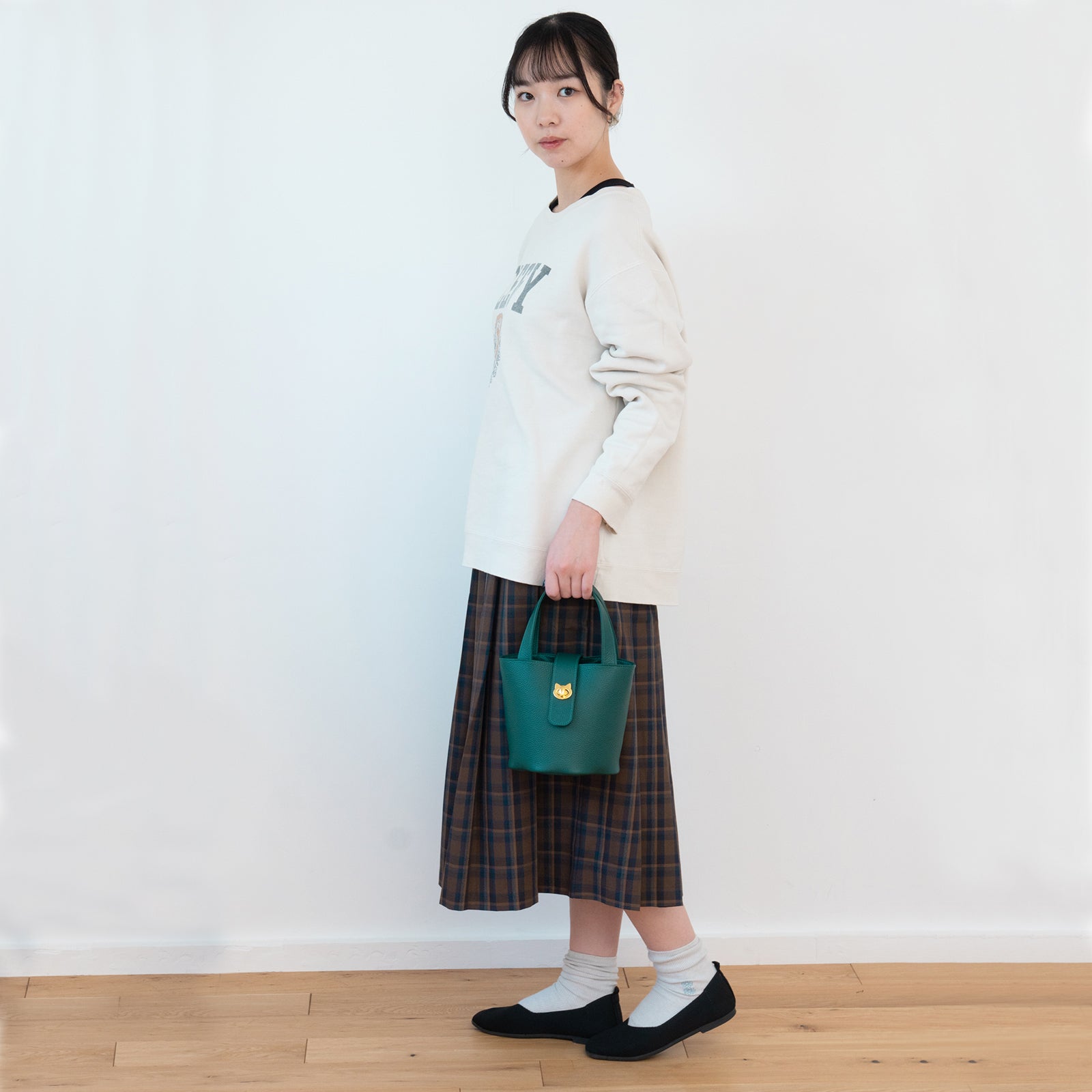 チェーンショルダー付きミニバッグ・PAW (パウ) / エメラルド