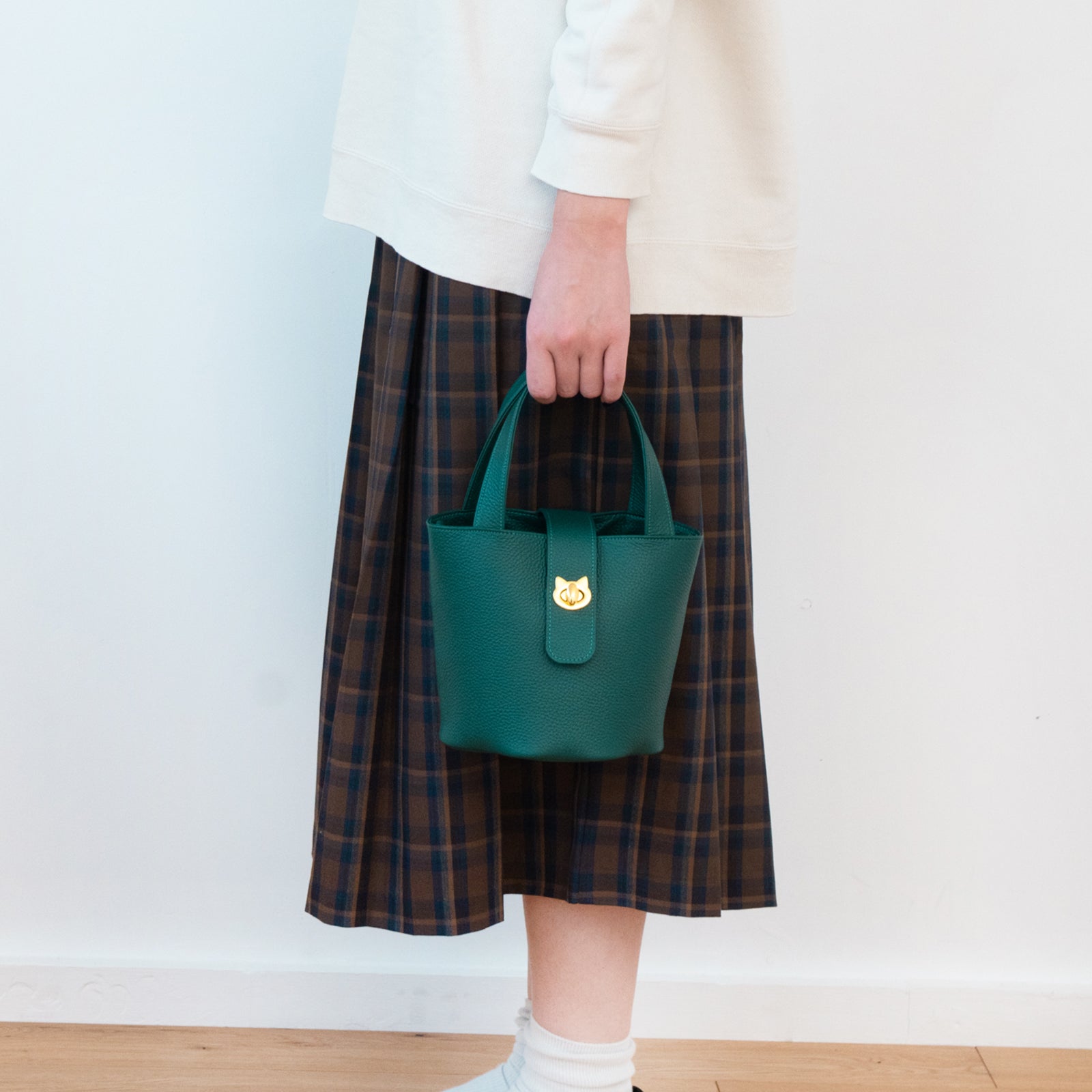 チェーンショルダー付きミニバッグ・PAW (パウ) / エメラルド