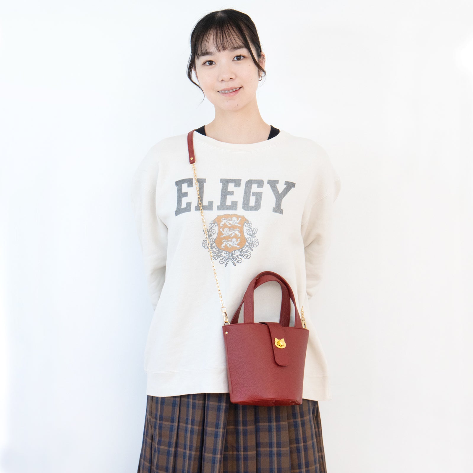 チェーンショルダー付きミニバッグ・PAW (パウ) / ボルドー