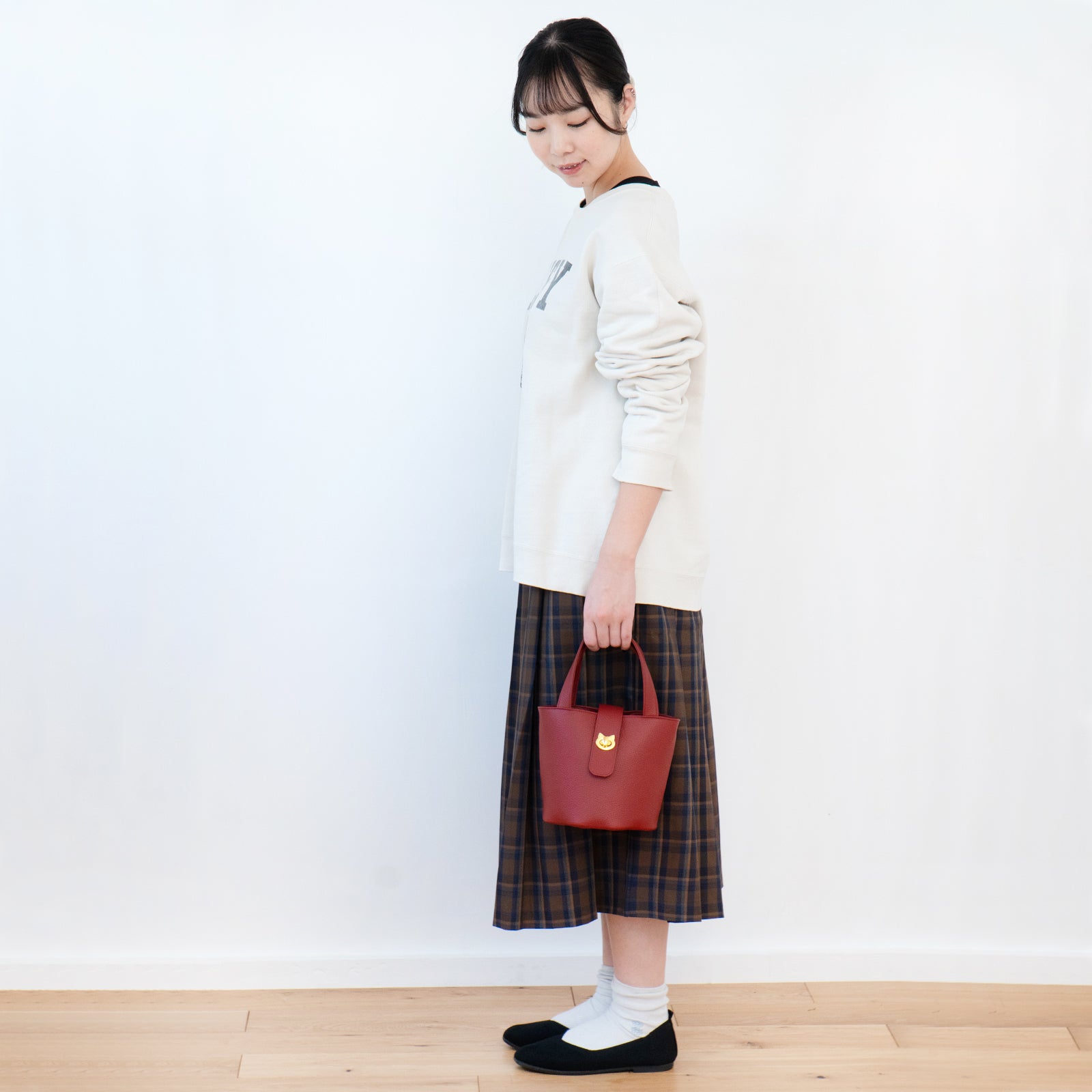 チェーンショルダー付きミニバッグ・PAW (パウ) / ボルドー