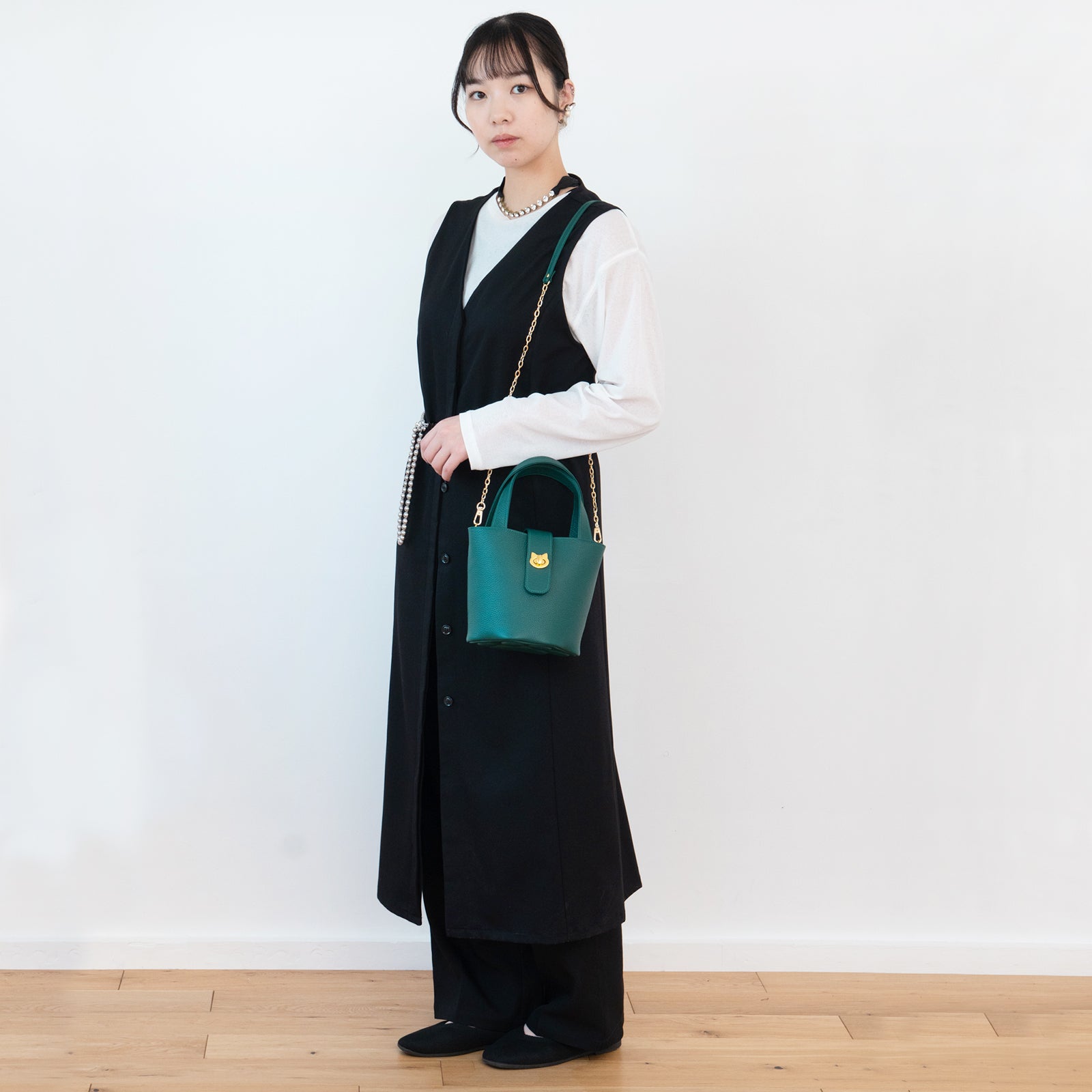 チェーンショルダー付きミニバッグ・PAW (パウ) / エメラルド