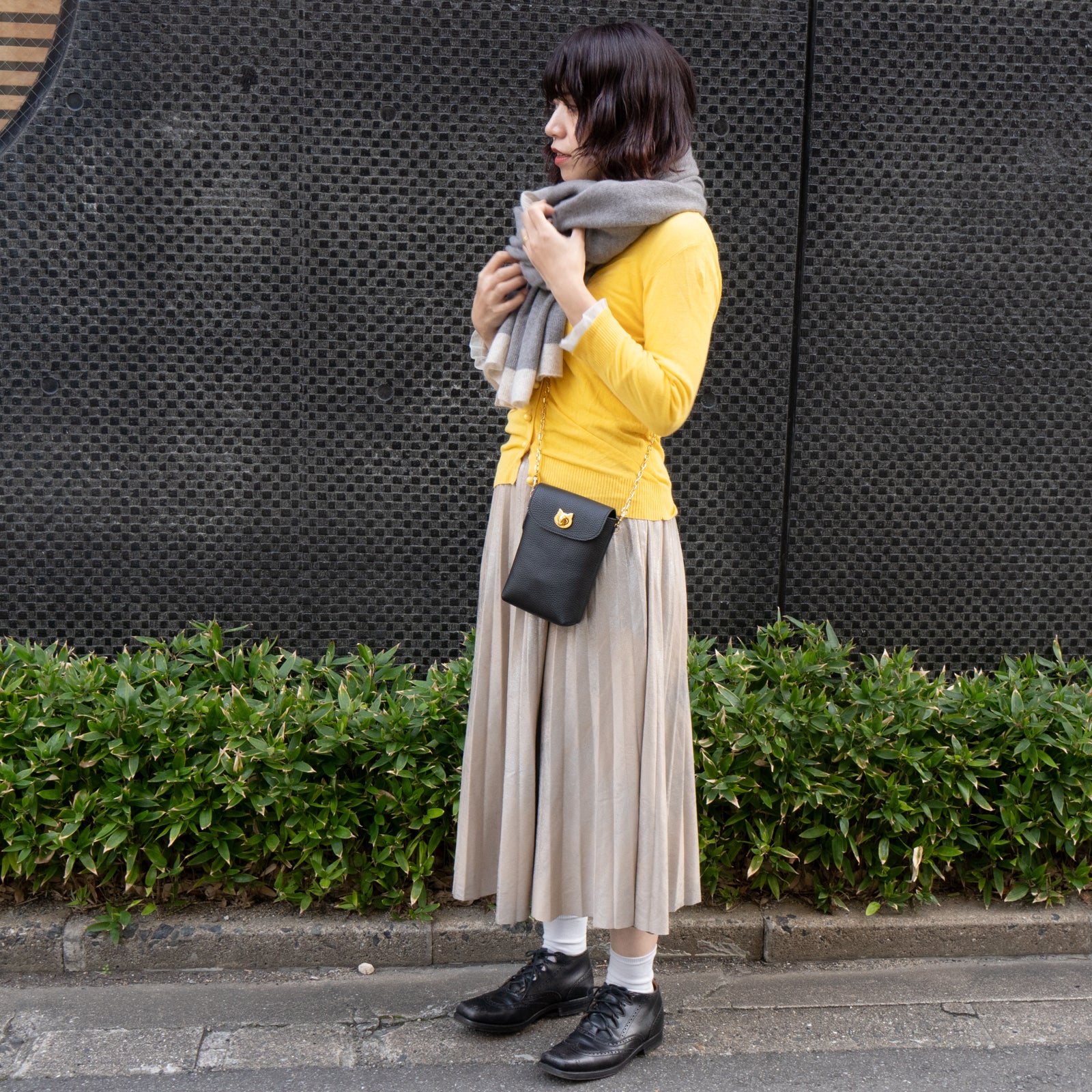 フルーニャスマホポシェット キュイール・マッシュ / ブラック