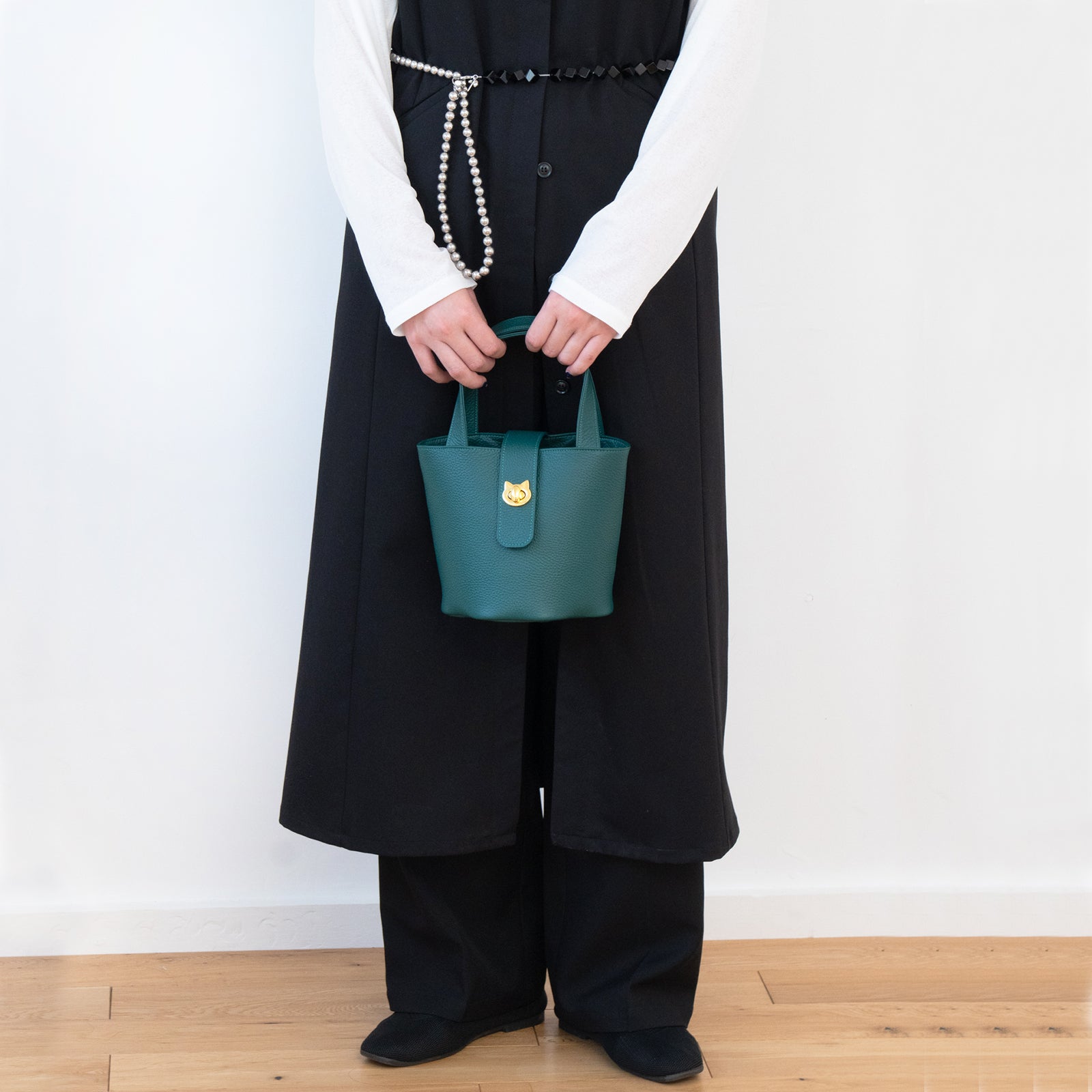 チェーンショルダー付きミニバッグ・PAW (パウ) / エメラルド