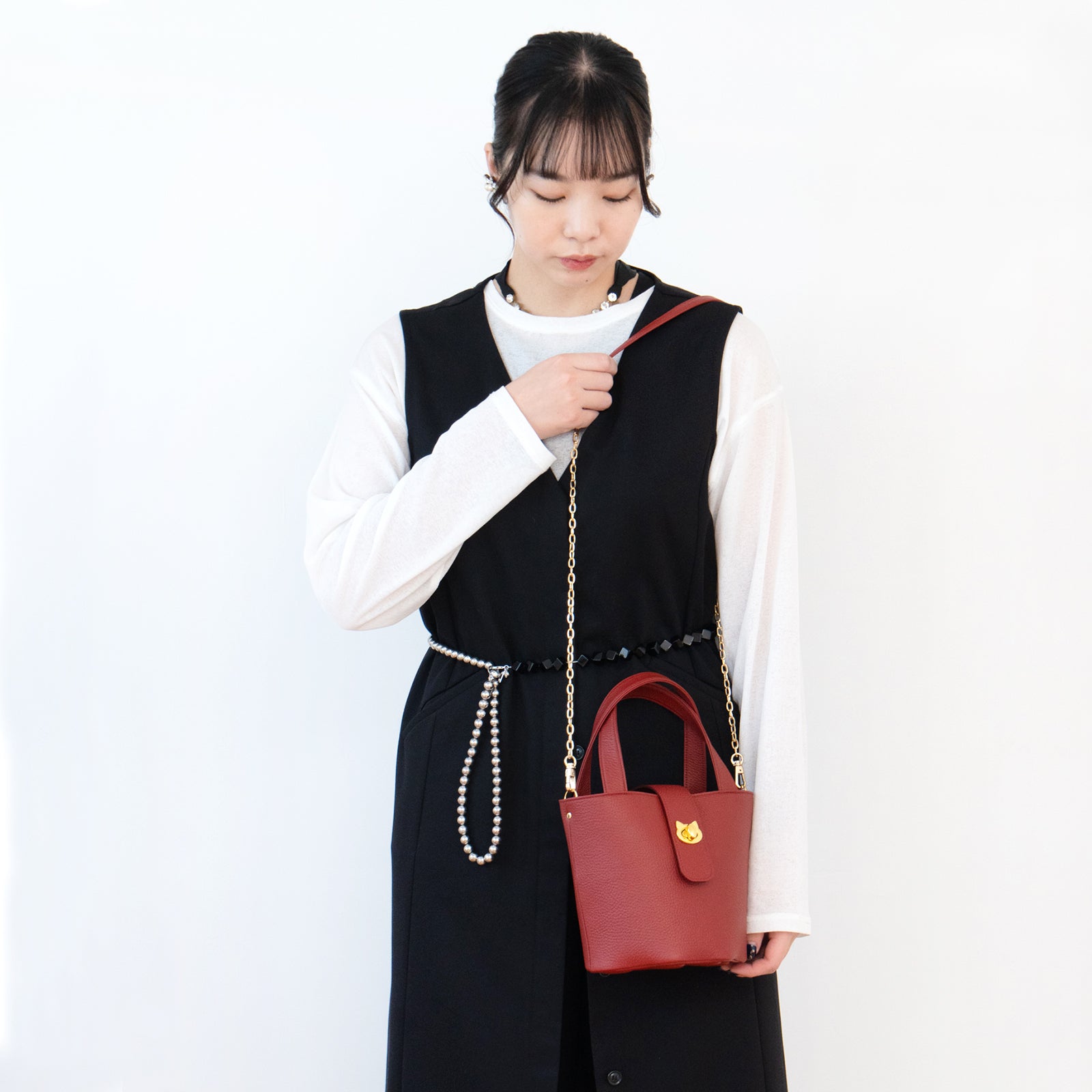 チェーンショルダー付きミニバッグ・PAW (パウ) / ボルドー