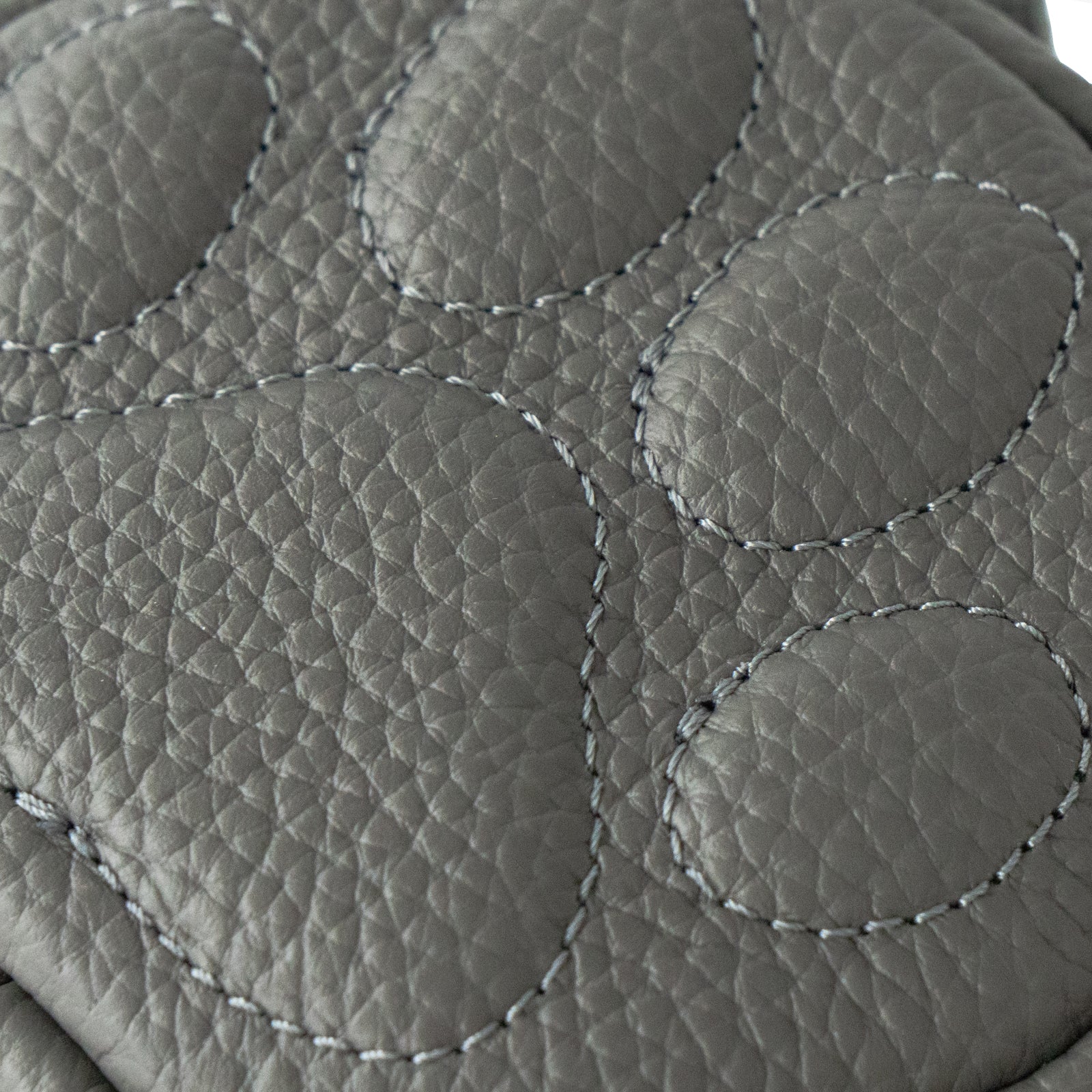 PAWチャームポーチ キュイール マッシュ / グラファイト