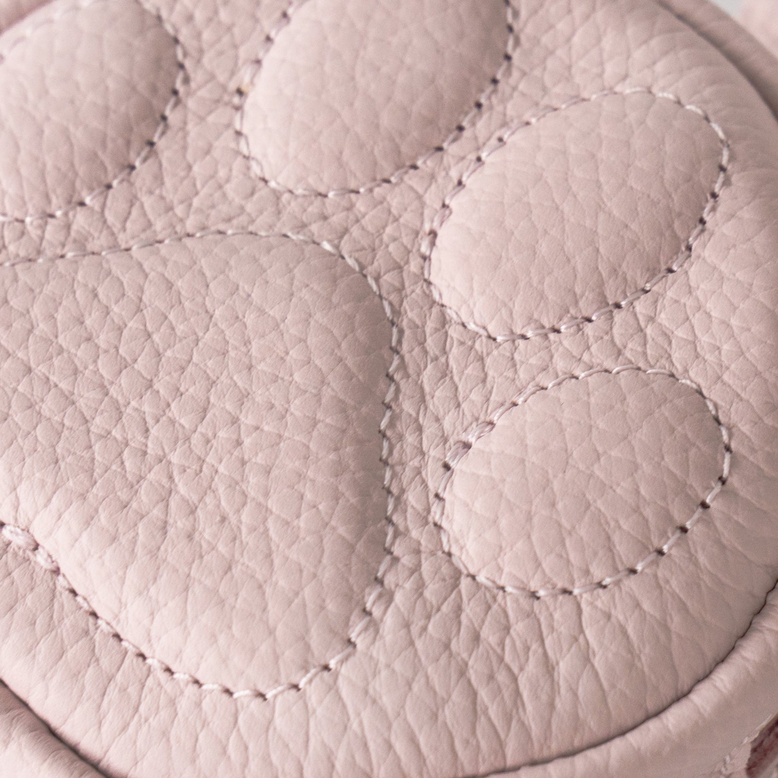 PAWチャームポーチ キュイール マッシュ / モーヴシルヴェスティン