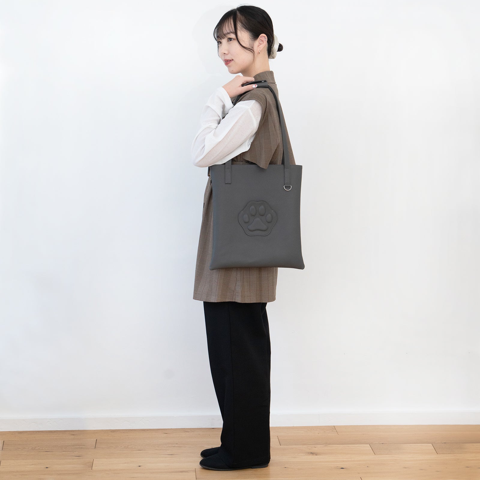 A4 Tote Bag PAW Cuir Mache / Graphite