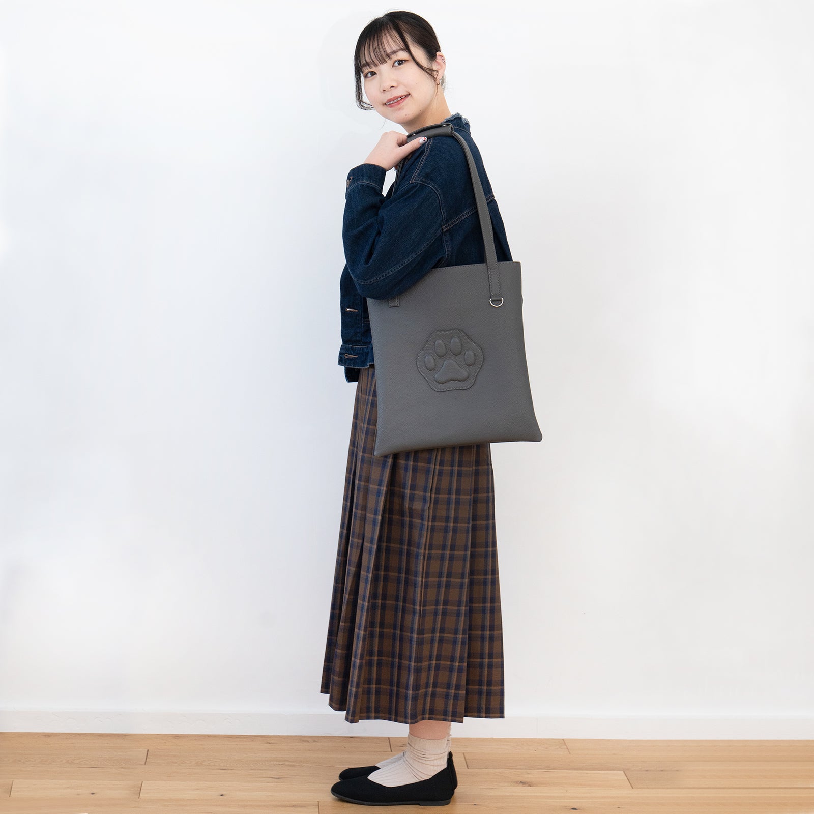 A4 Tote Bag PAW Cuir Mache / Graphite