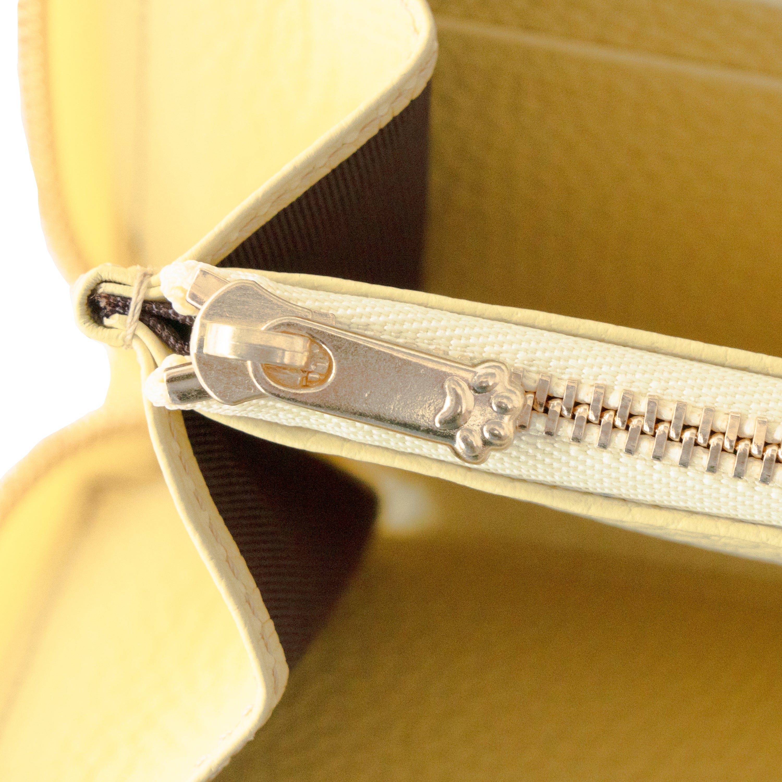 【3/20(金)20:00~ 数量限定】【さくらねこの日特別SET】PAWラウンドファスナー長財布 さくらねこチャームSET / ジョーヌプッサン