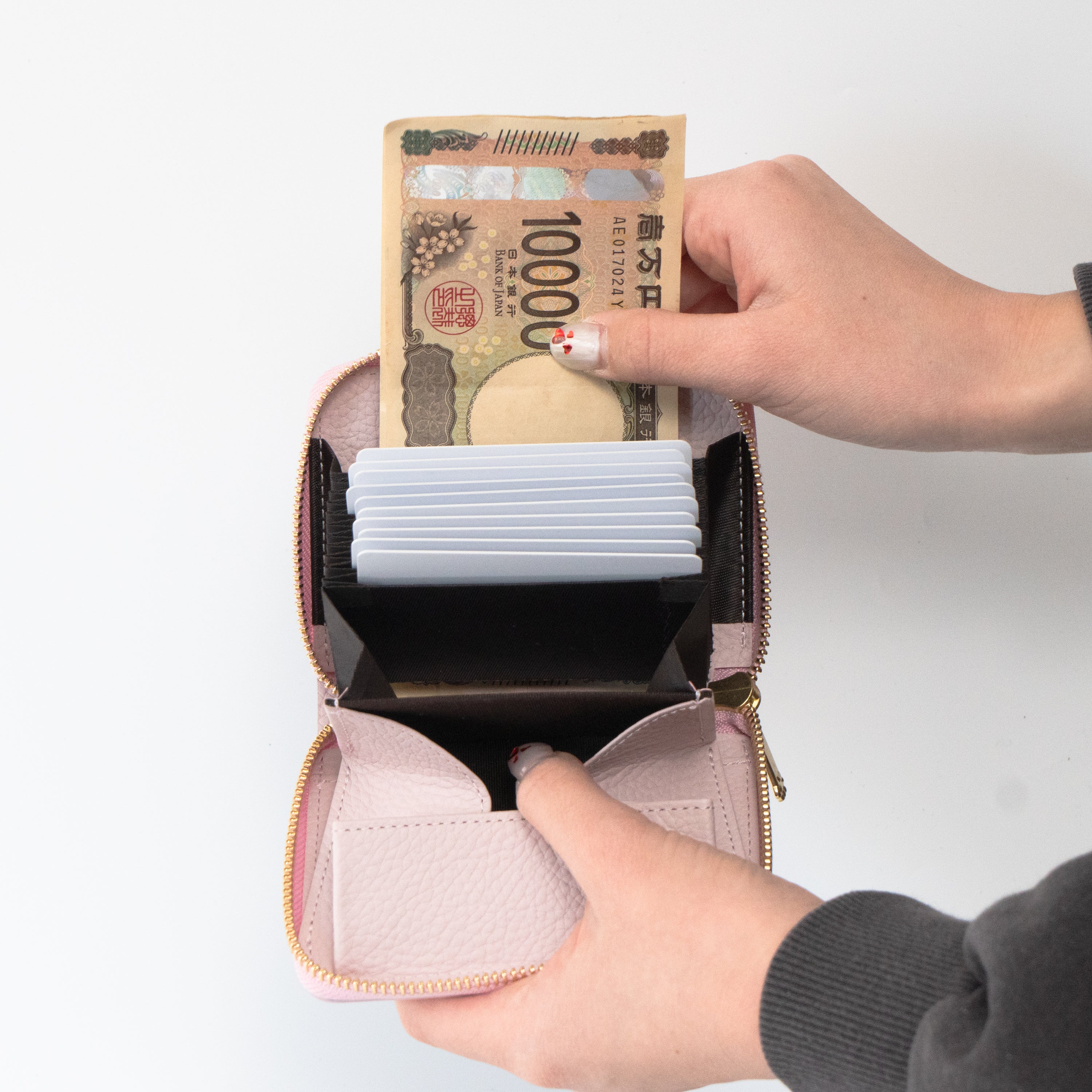 PAWラウンドファスナーミドル財布 キュイール・マッシュ / モーヴシルヴェスティン