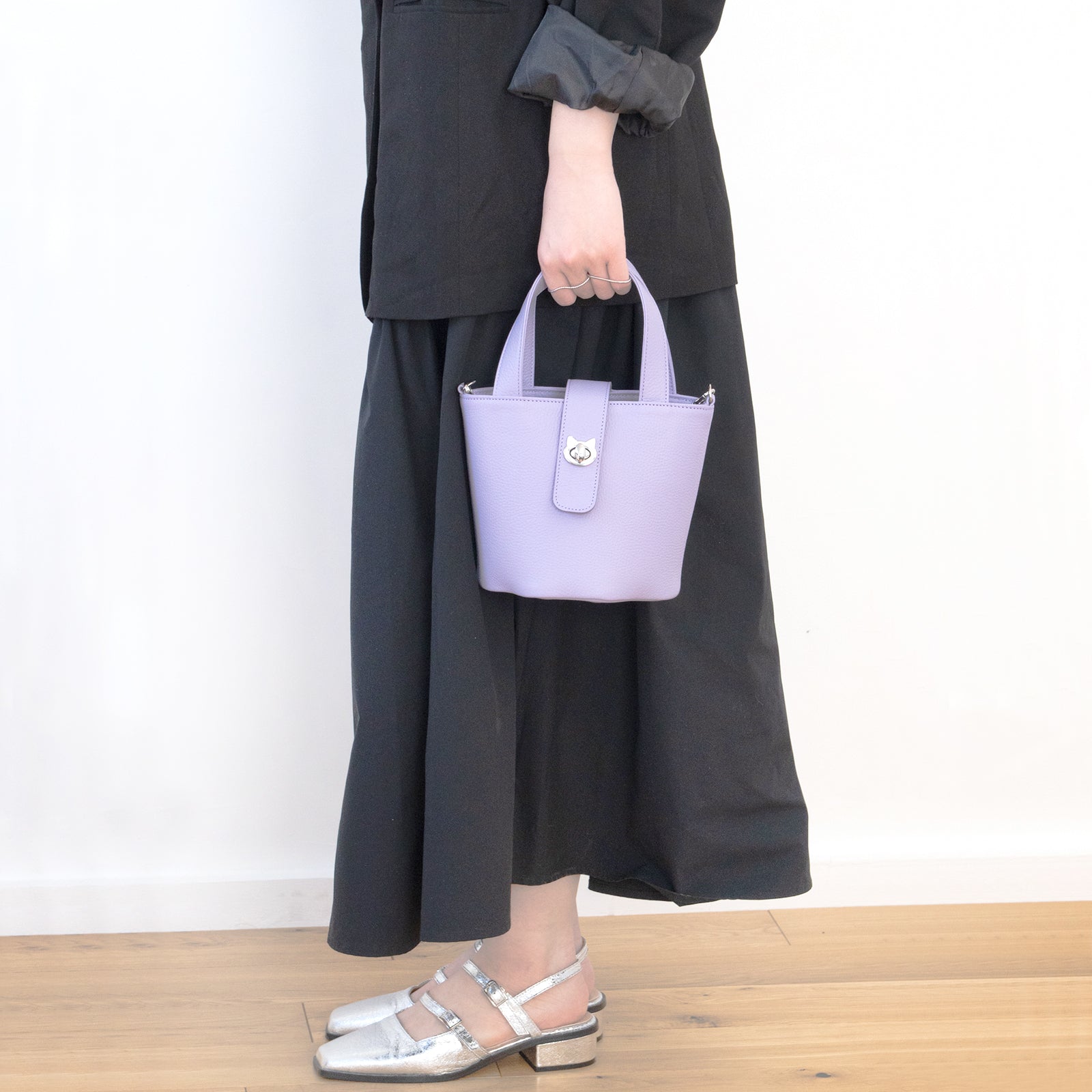 【3/20(金)20:00~ 数量限定】【さくらねこの日特別SET】チェーンショルダー付きミニバッグ・PAW (パウ) さくらねこチャームSET / ラベンダー