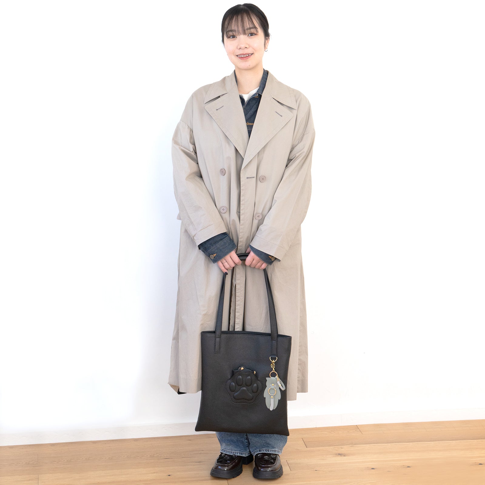 A4 Tote Bag PAW Cuir Mache / Black