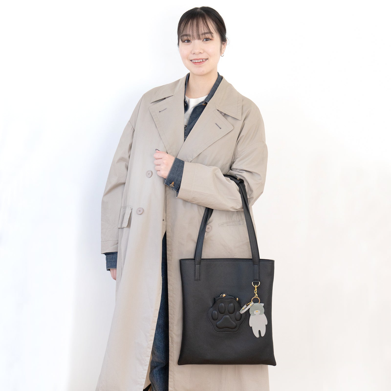 A4 Tote Bag PAW Cuir Mache / Black