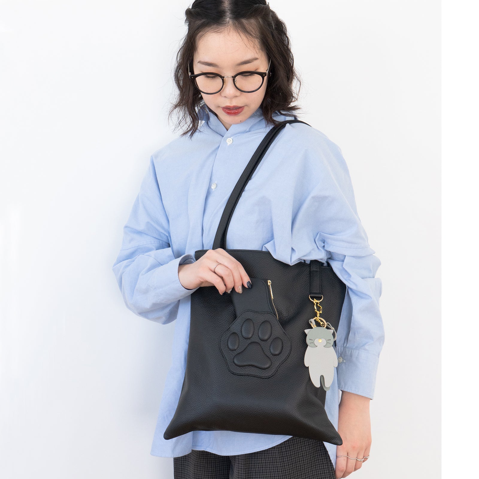 A4 Tote Bag PAW Cuir Mache / Black