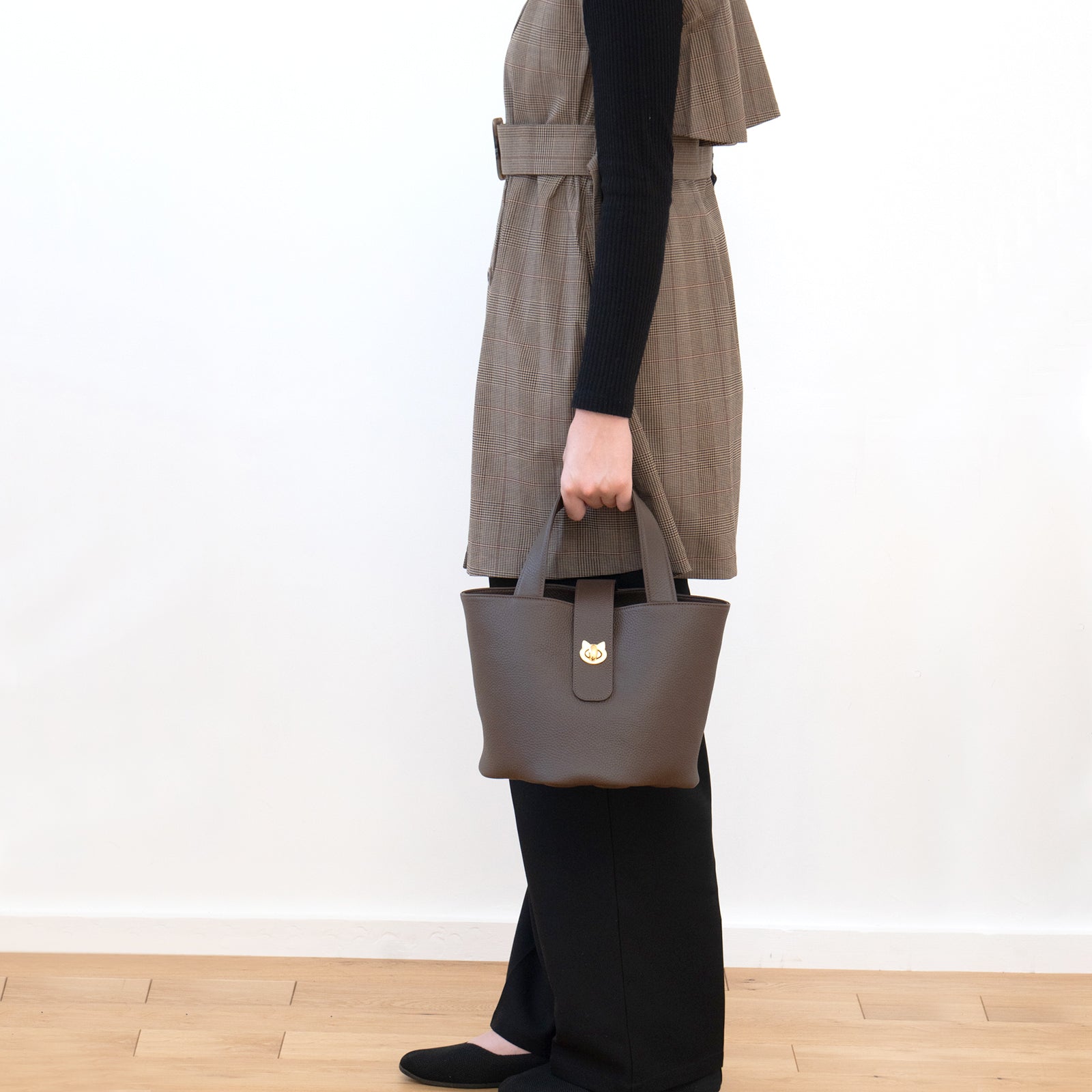 バケットバッグ PAW (パウ) キュイール・マッシュ / チョコ