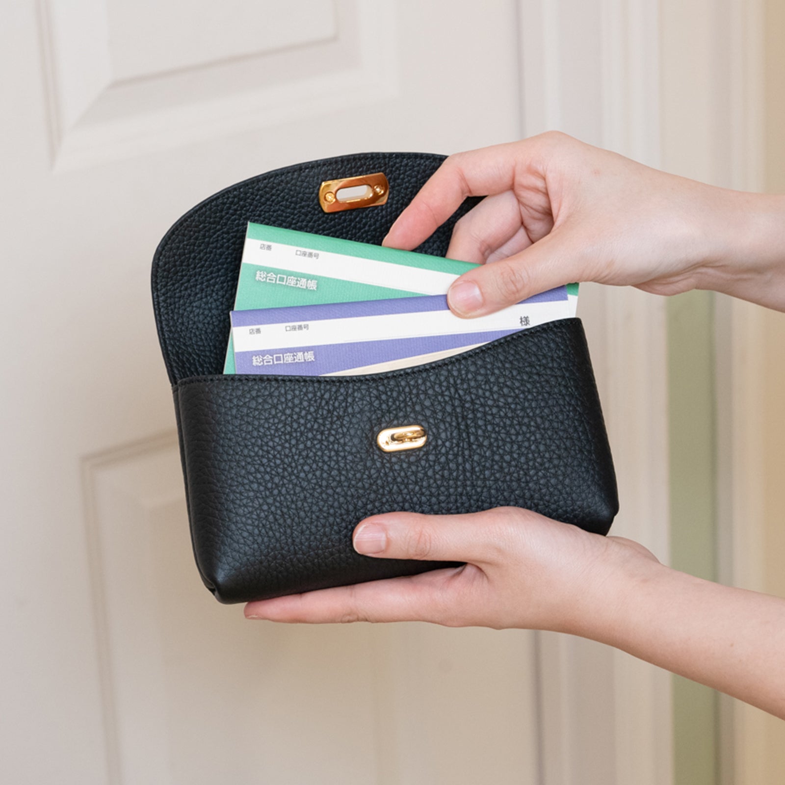 【おつとめ品セール】フラップウォレット・フルール ミリオン トリヨンクレマンス / ブラック